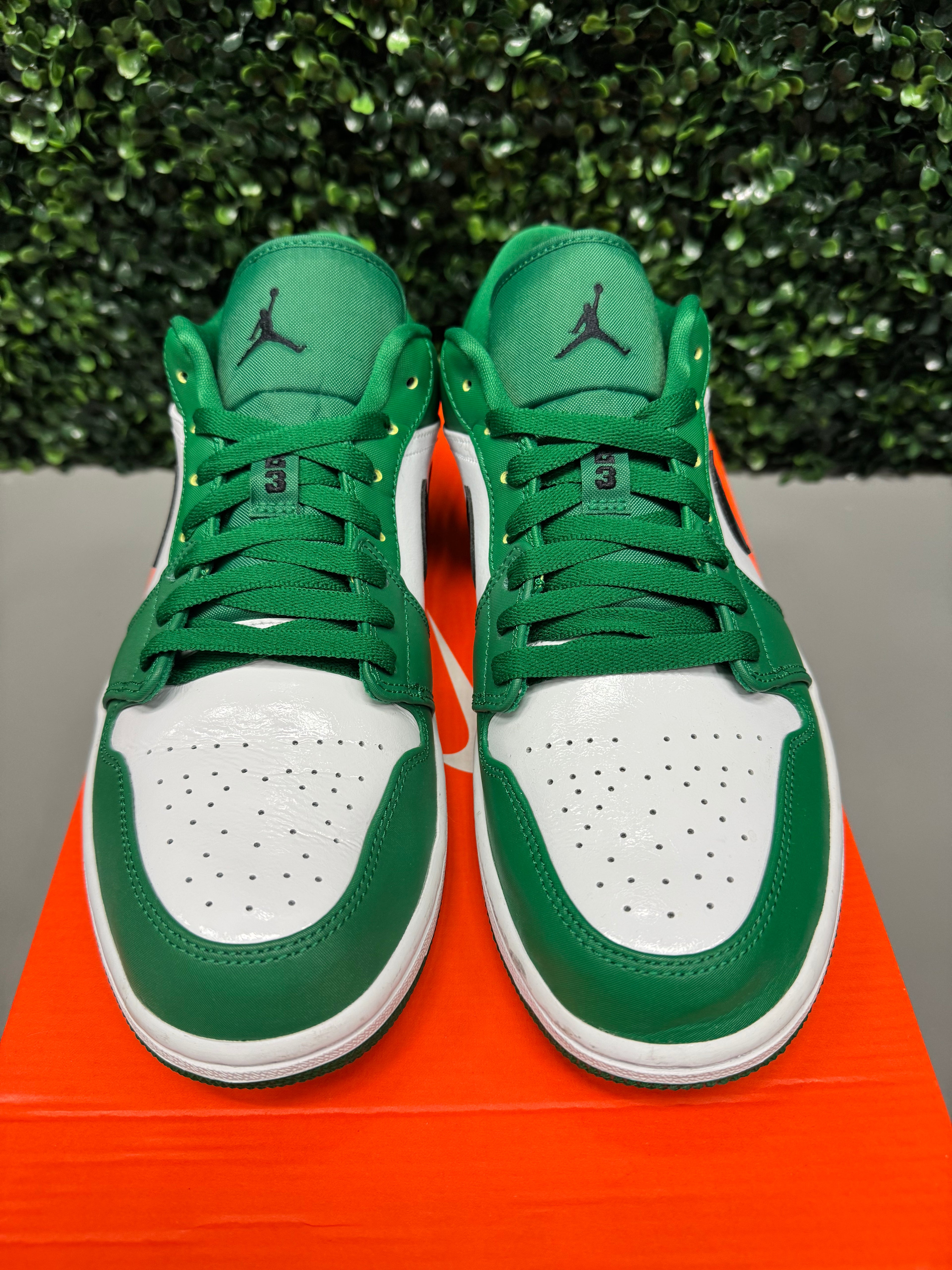Jordan 1 Low "Pine Green" Size 11 Preowned