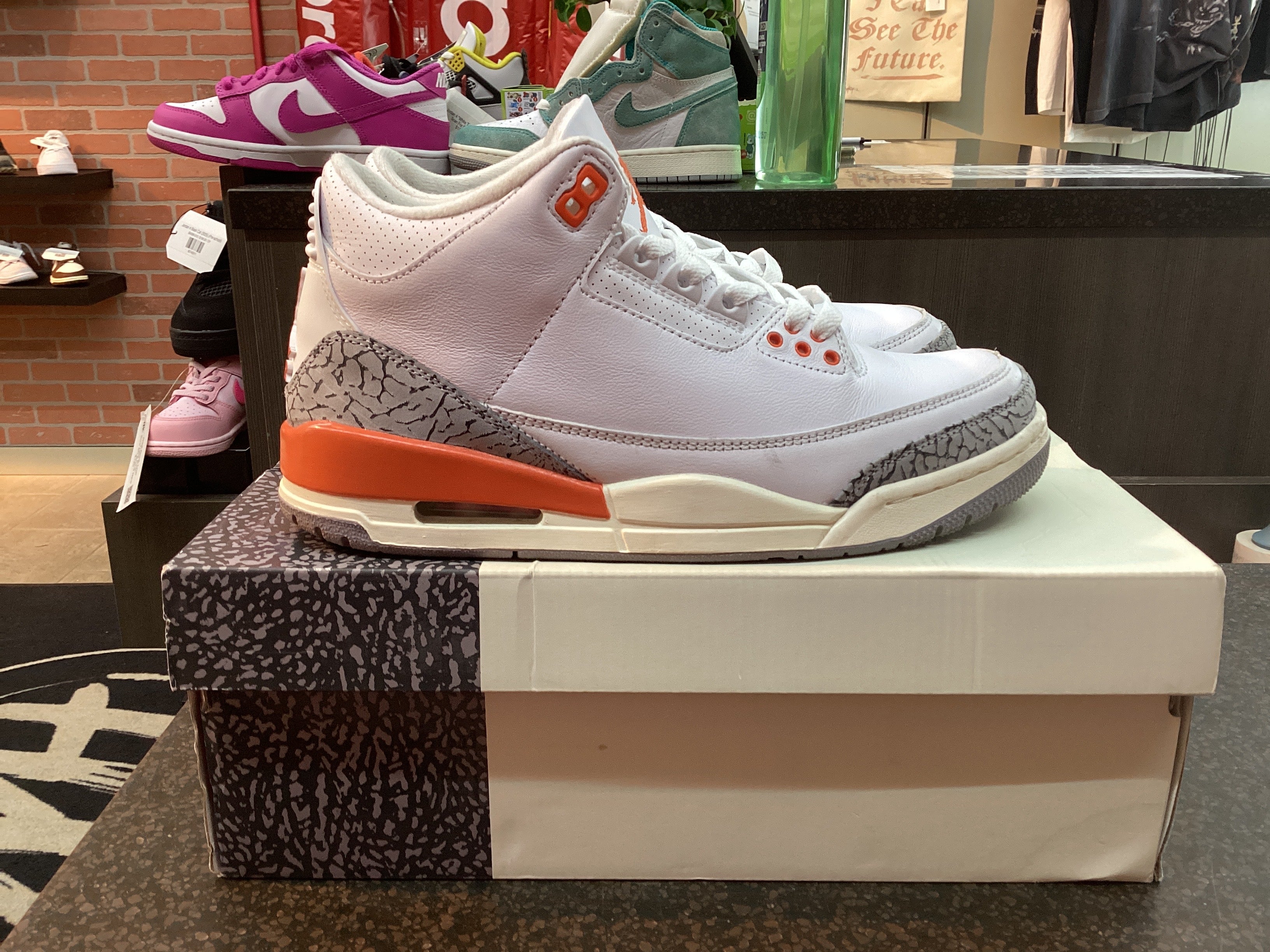 Jordan 3 “Georgia Peach” Preowned Size 9.5W/8M