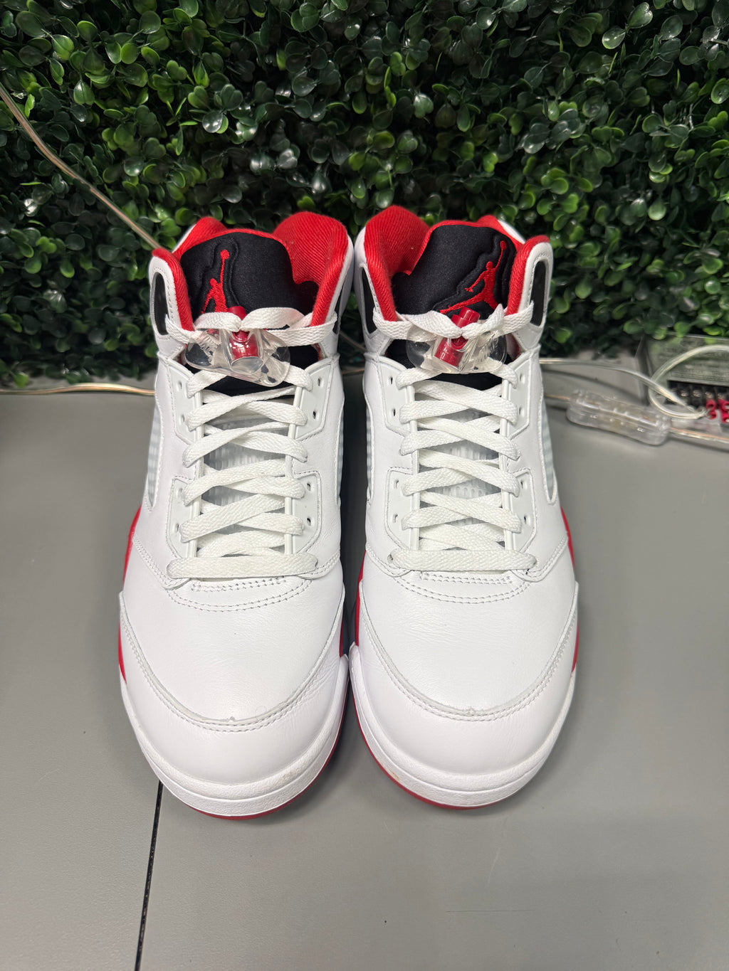 Jordan 5 "Fire Red 2025" Size 8.5 Preowned