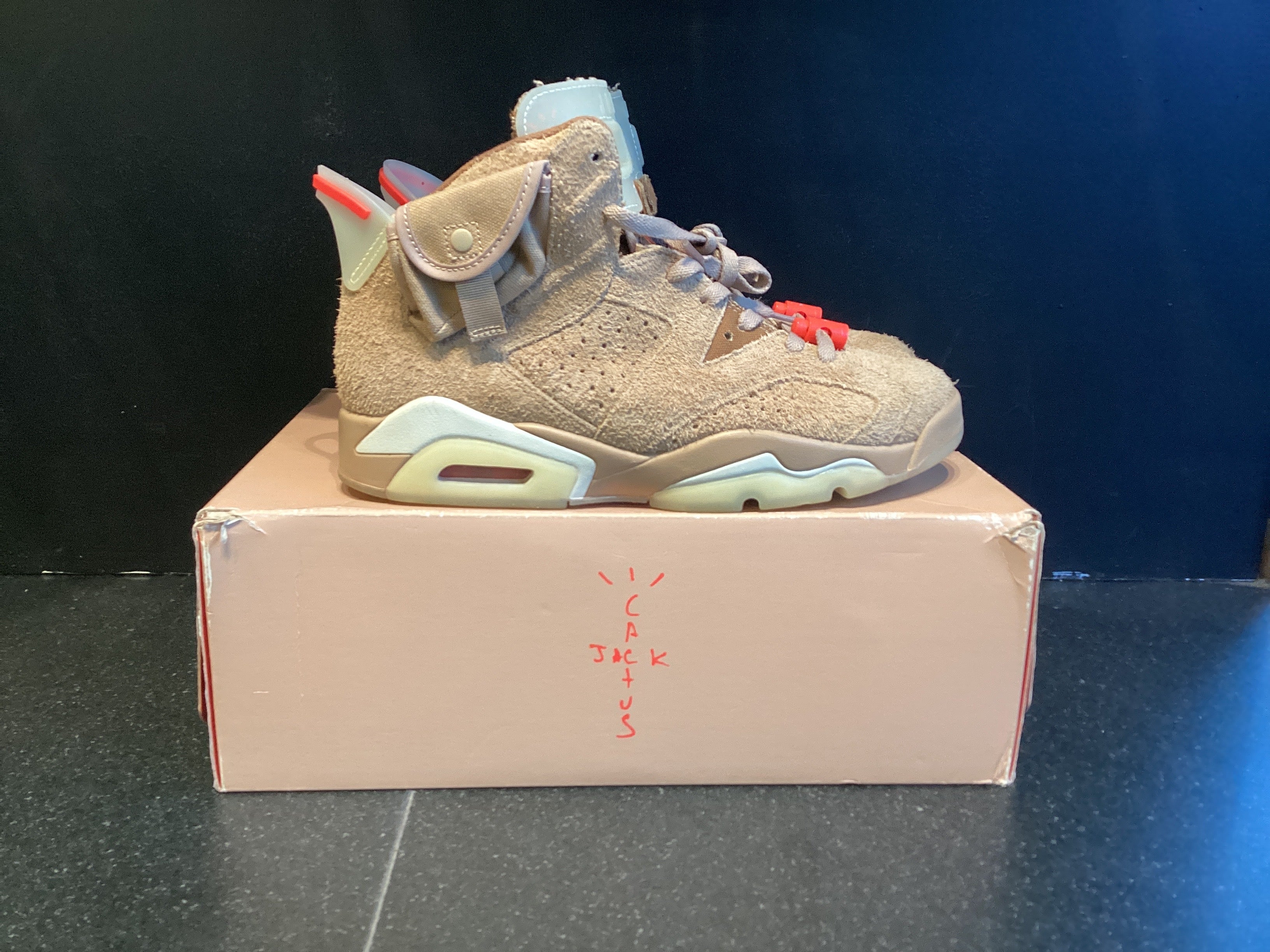 Travis Scott Jordan 6 “British Khaki” Preowned Size 9