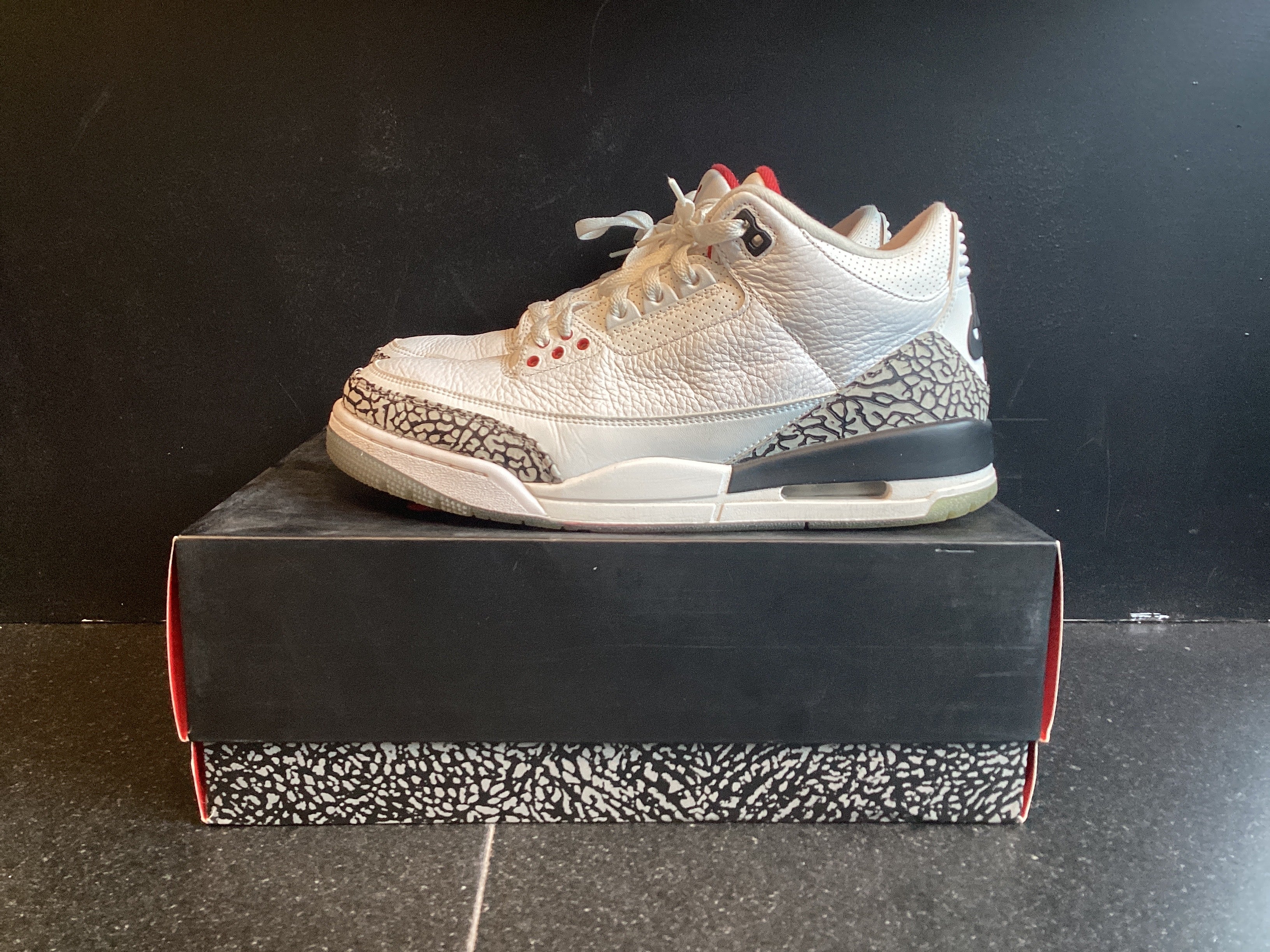 Jordan 3 “Free Throw Line” Preowned Size 10.5