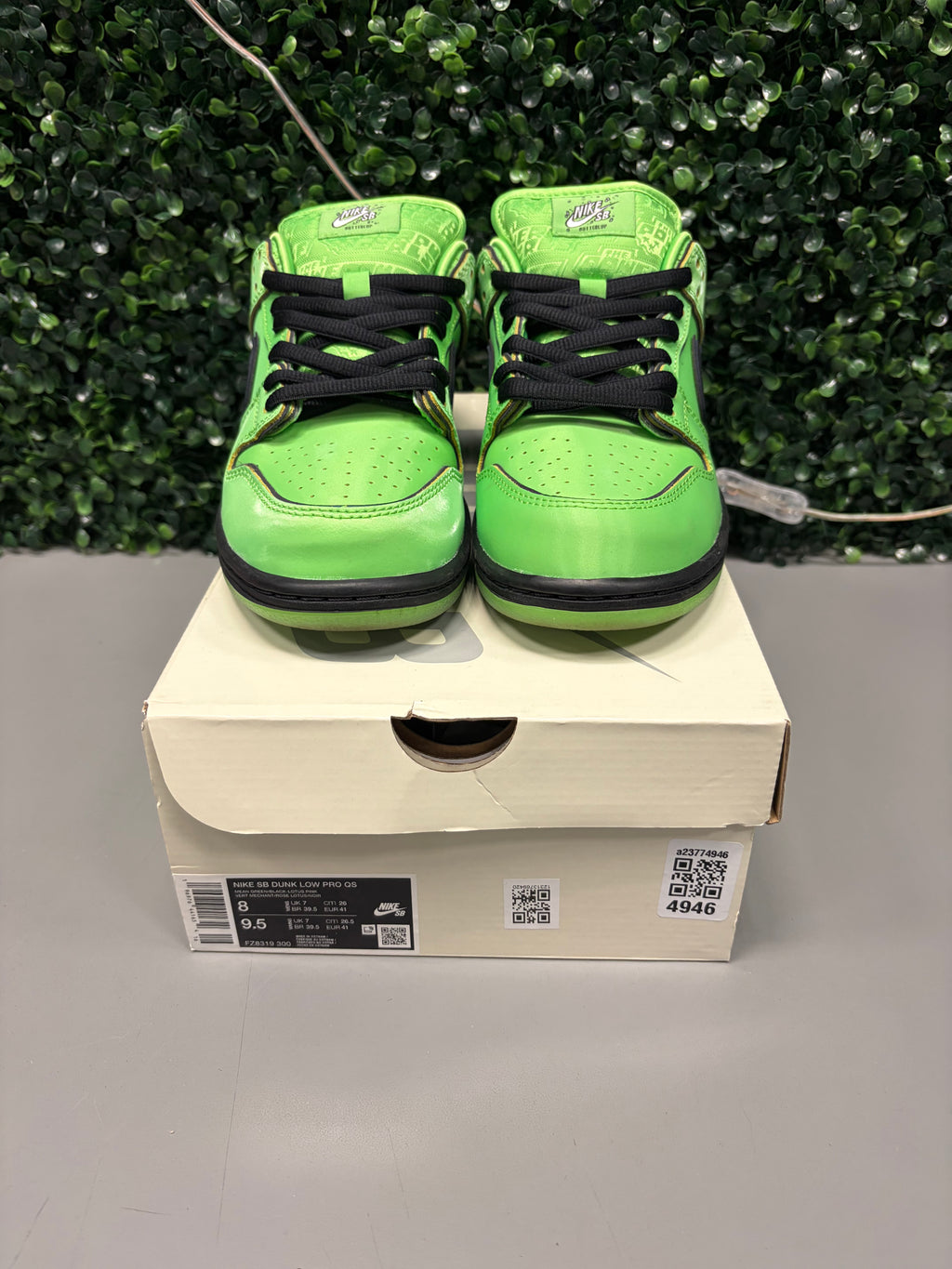 Nike SB Dunk Low "Buttercup" Size 8M/9.5W Preowned