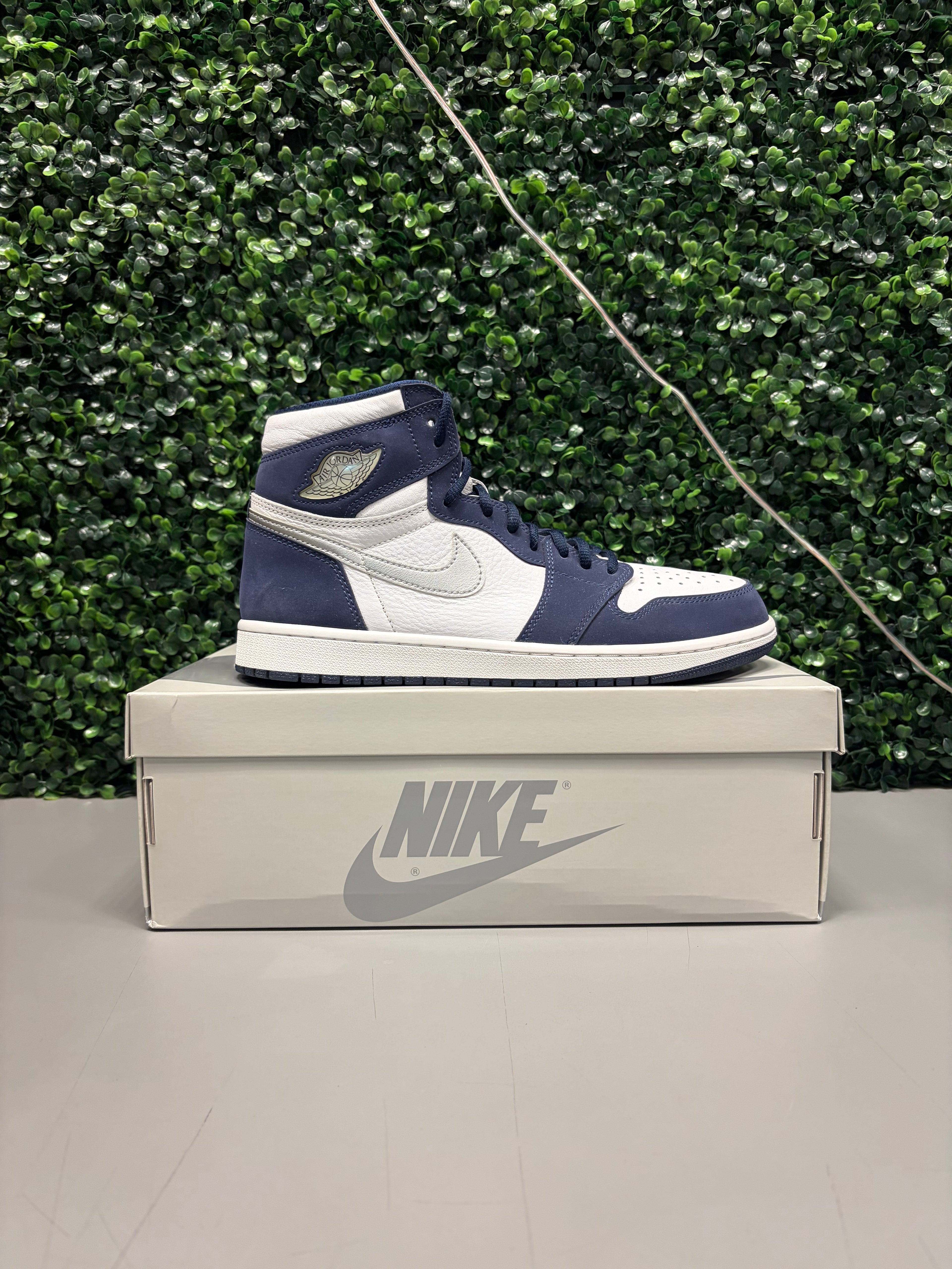 Jordan 1 High "Midnight Navy" Size 10.5 Preowned