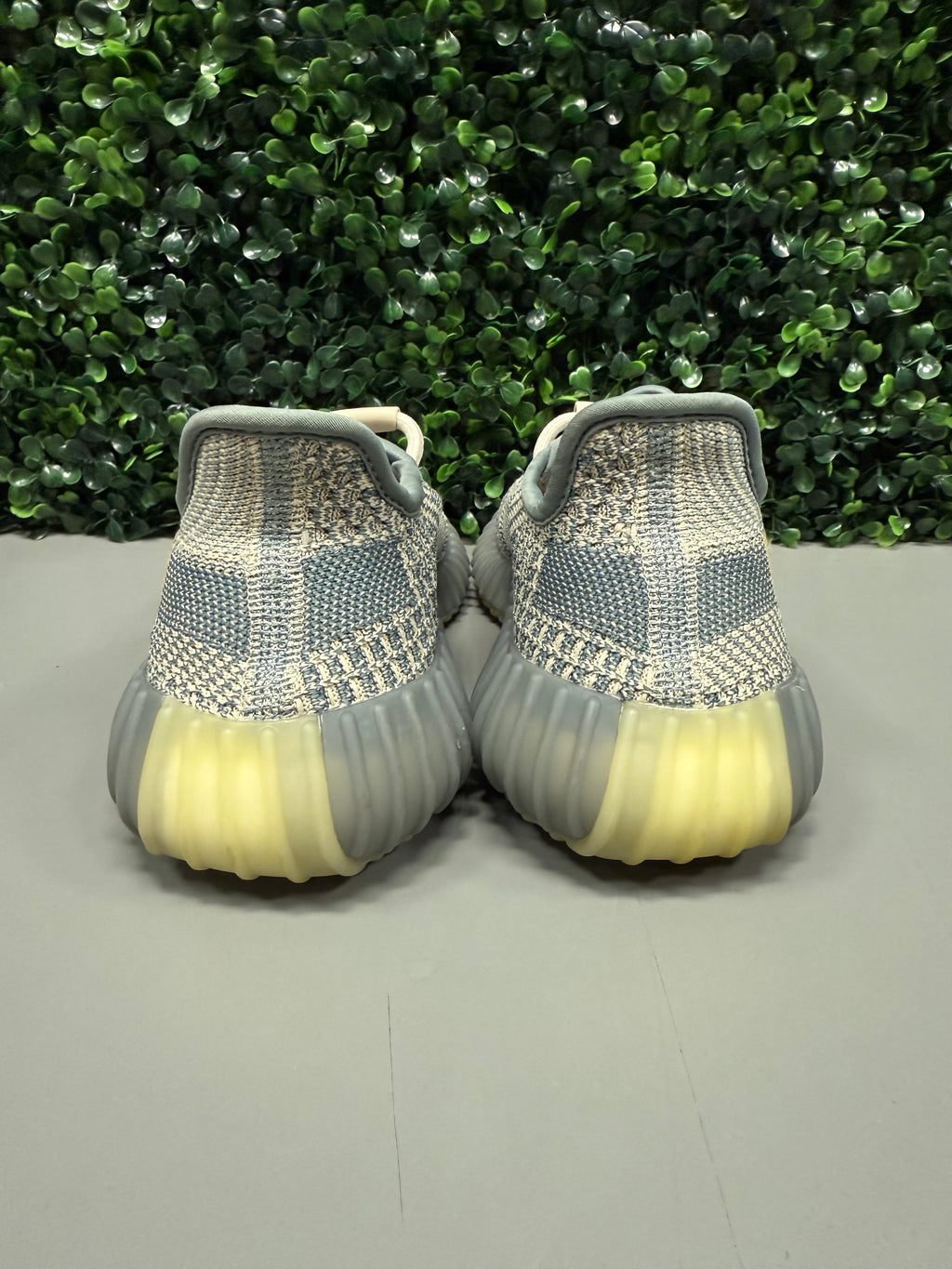 Yeezy 350 V2 "Israfil" Size 5.5 Preowned