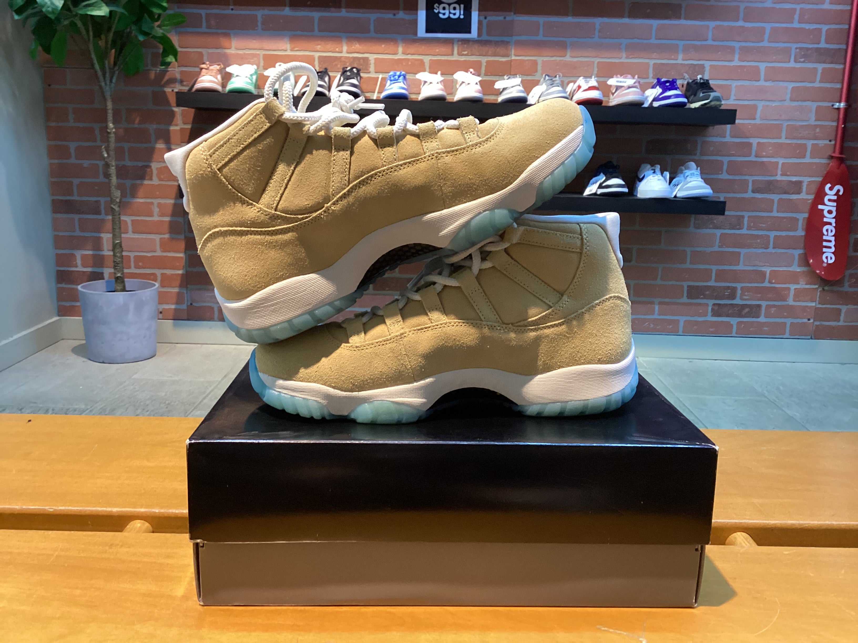 Jordan 11 “H-Town” Size 11 worn once