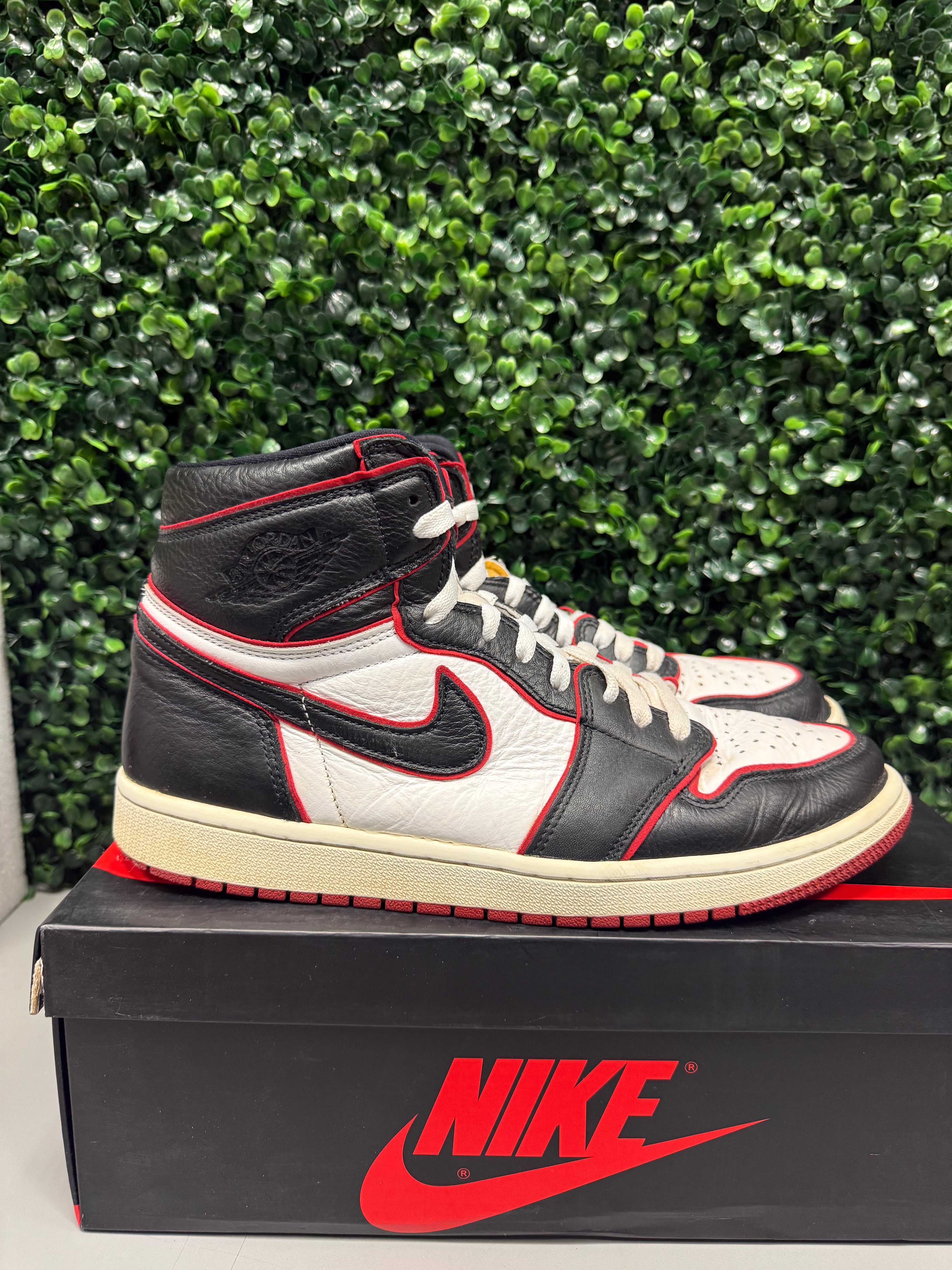 Jordan 1 High "Bloodline" Size 11.5 Preowned