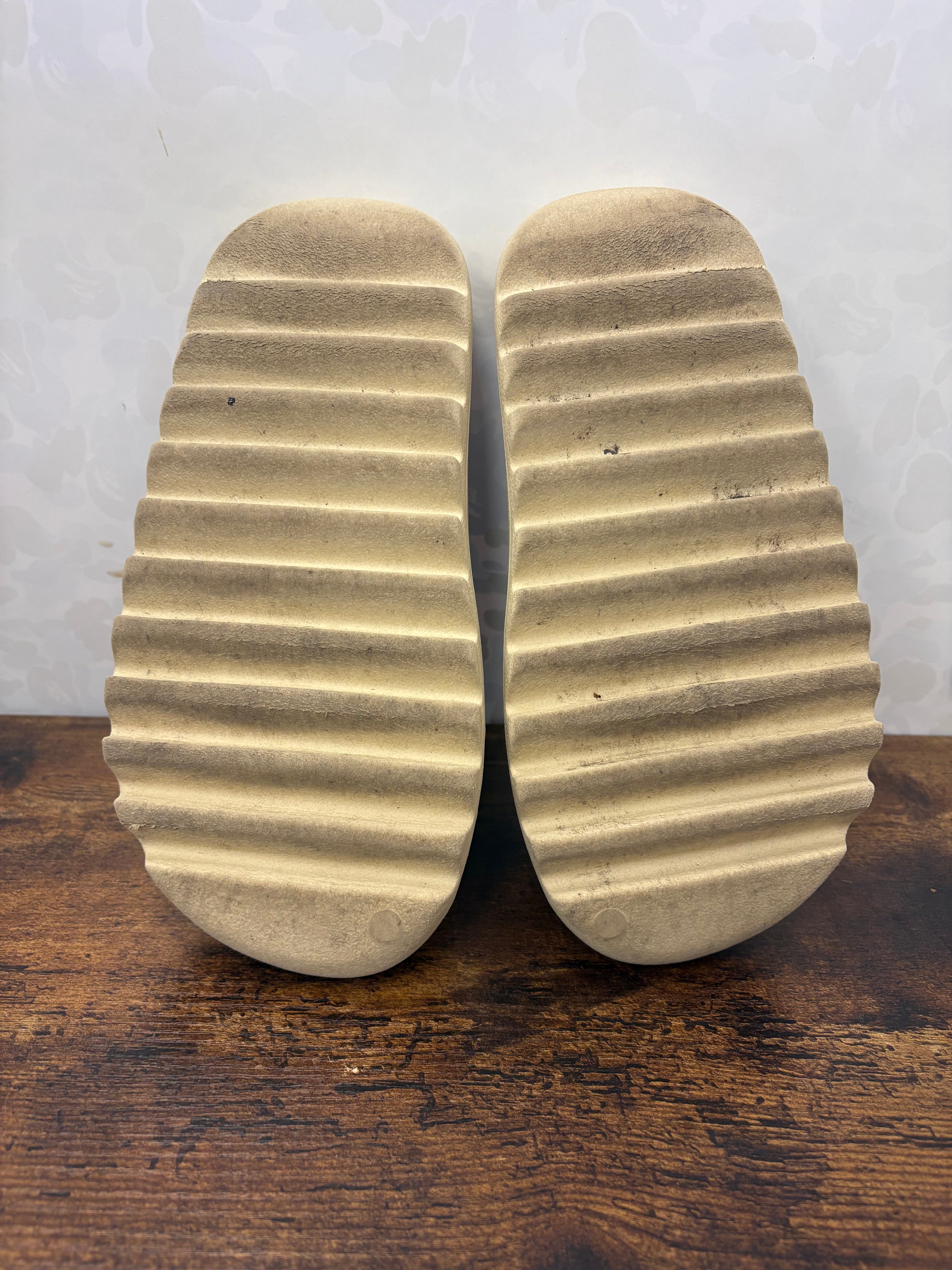 Yeezy Slide “Bone” Preowned Size 7M