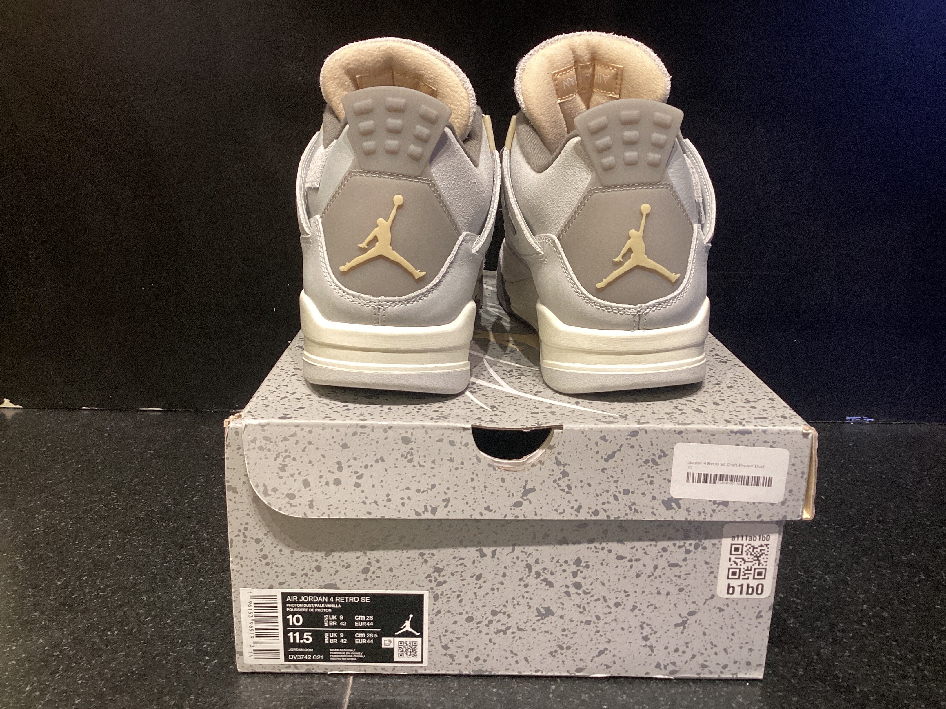 Jordan 4 “Craft Photon Dust” Preowned Size 10