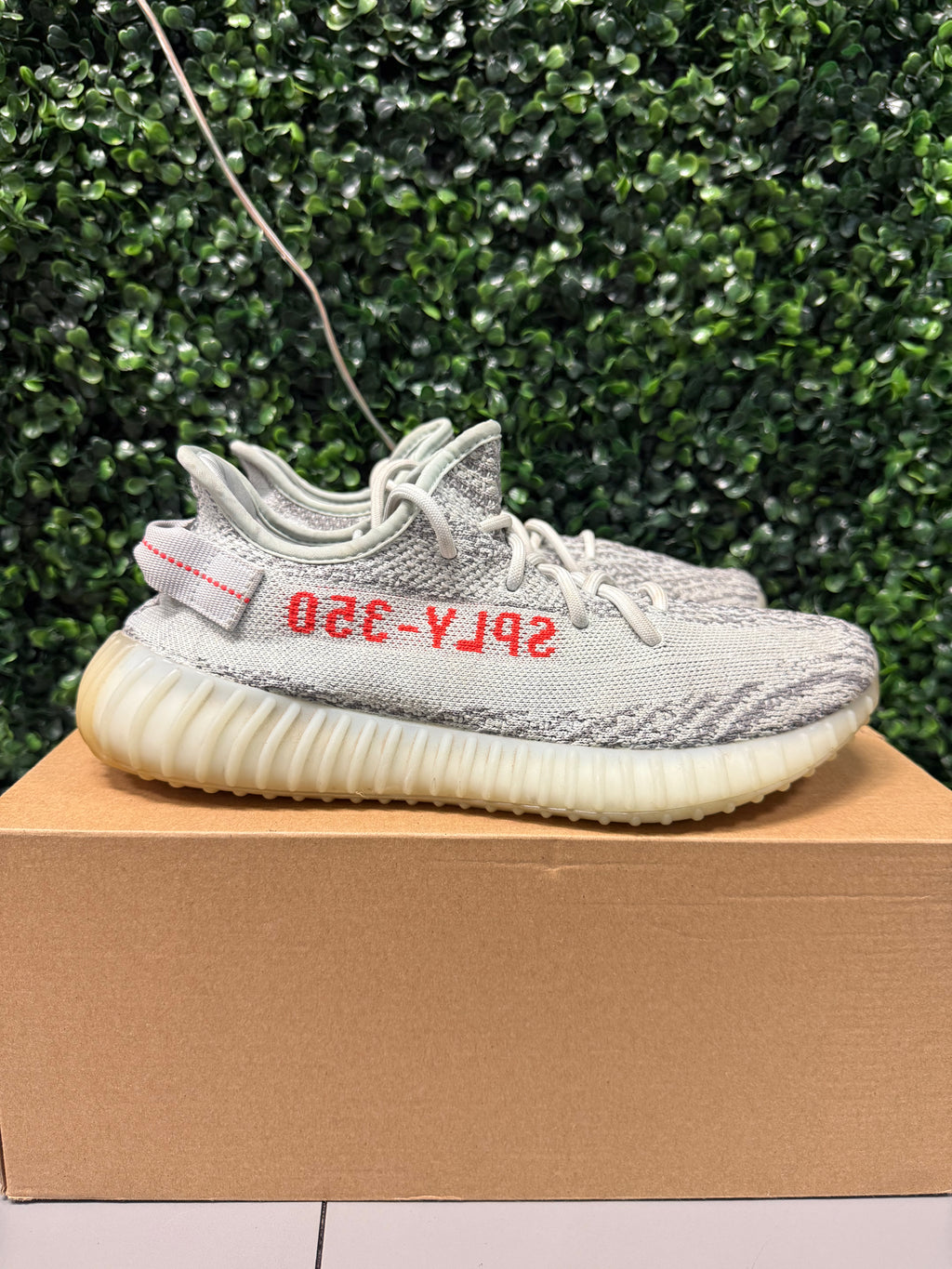 Yeezy 350 V2 "Blue Tint" Size 9 Preowned