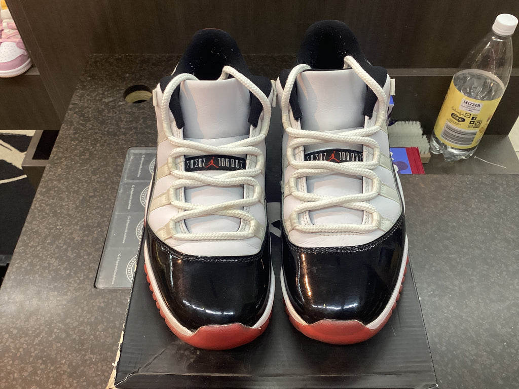 Jordan 11 “Concord Bred” Preowned Size 9.5 Rep Box