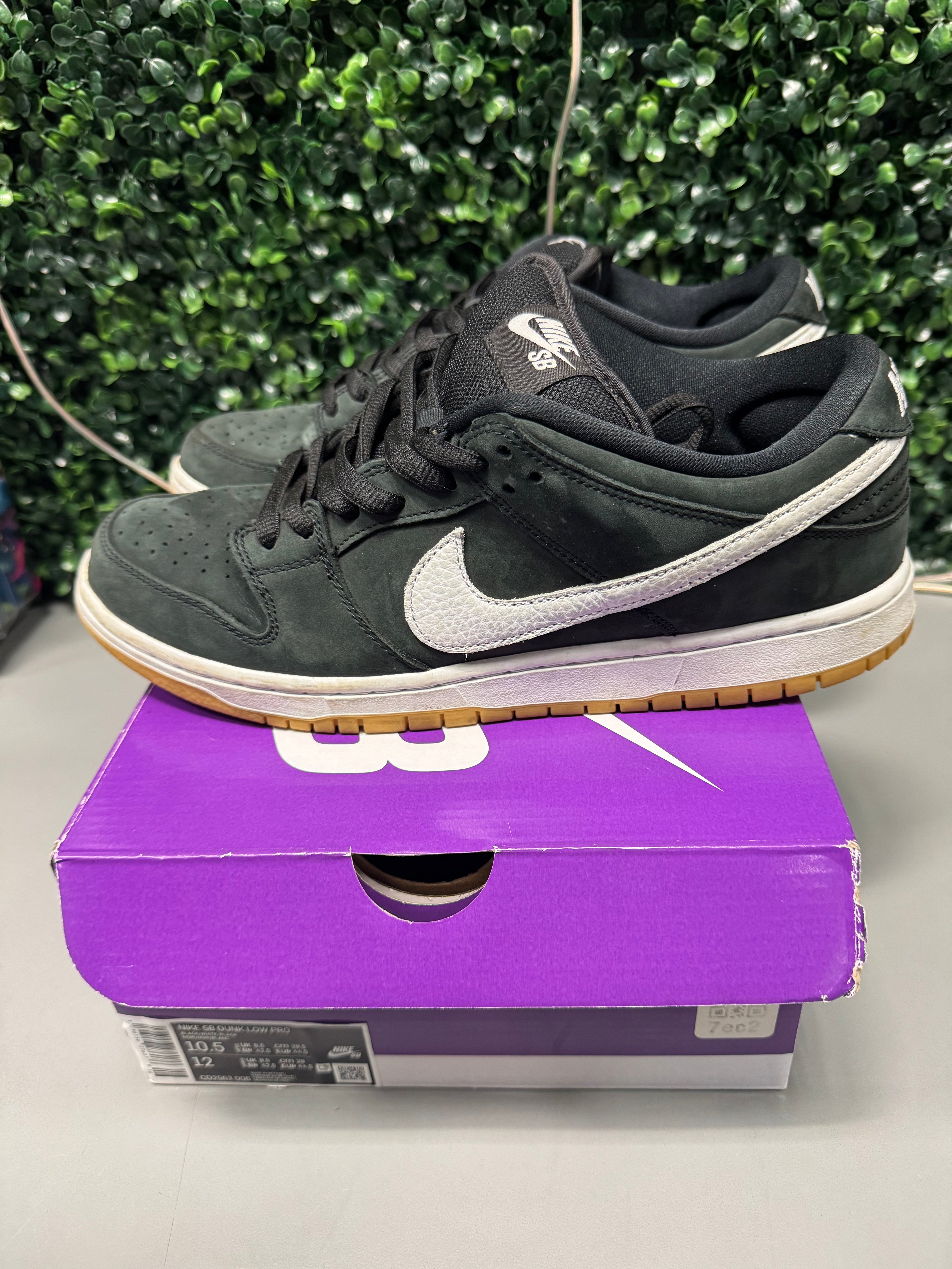 Nike SB Dunk Low Pro "Black Gum" Size 10.5 Preowned