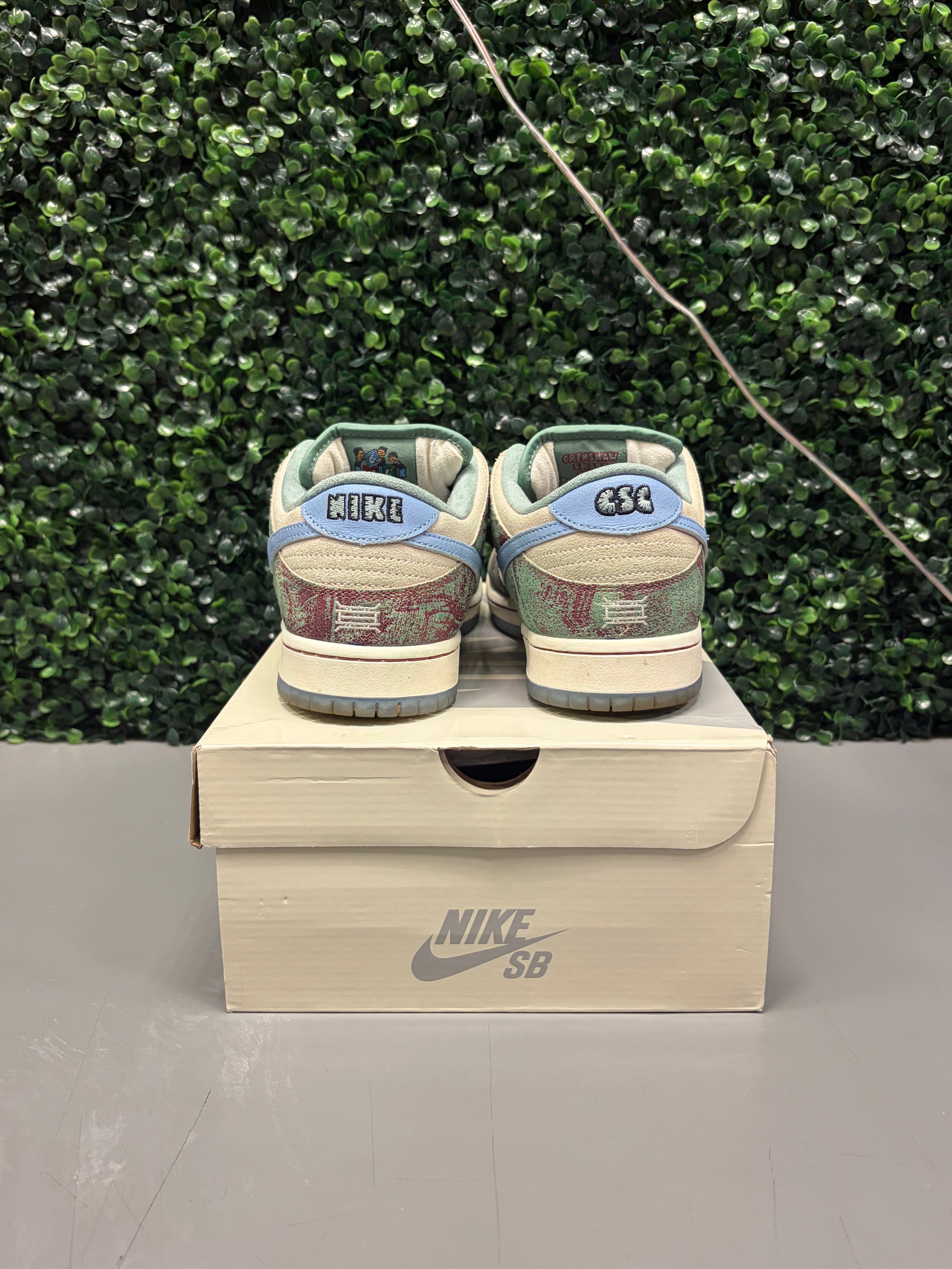 Nike SB Dunk Low "Crenshaw" Size 9.5 Preowned