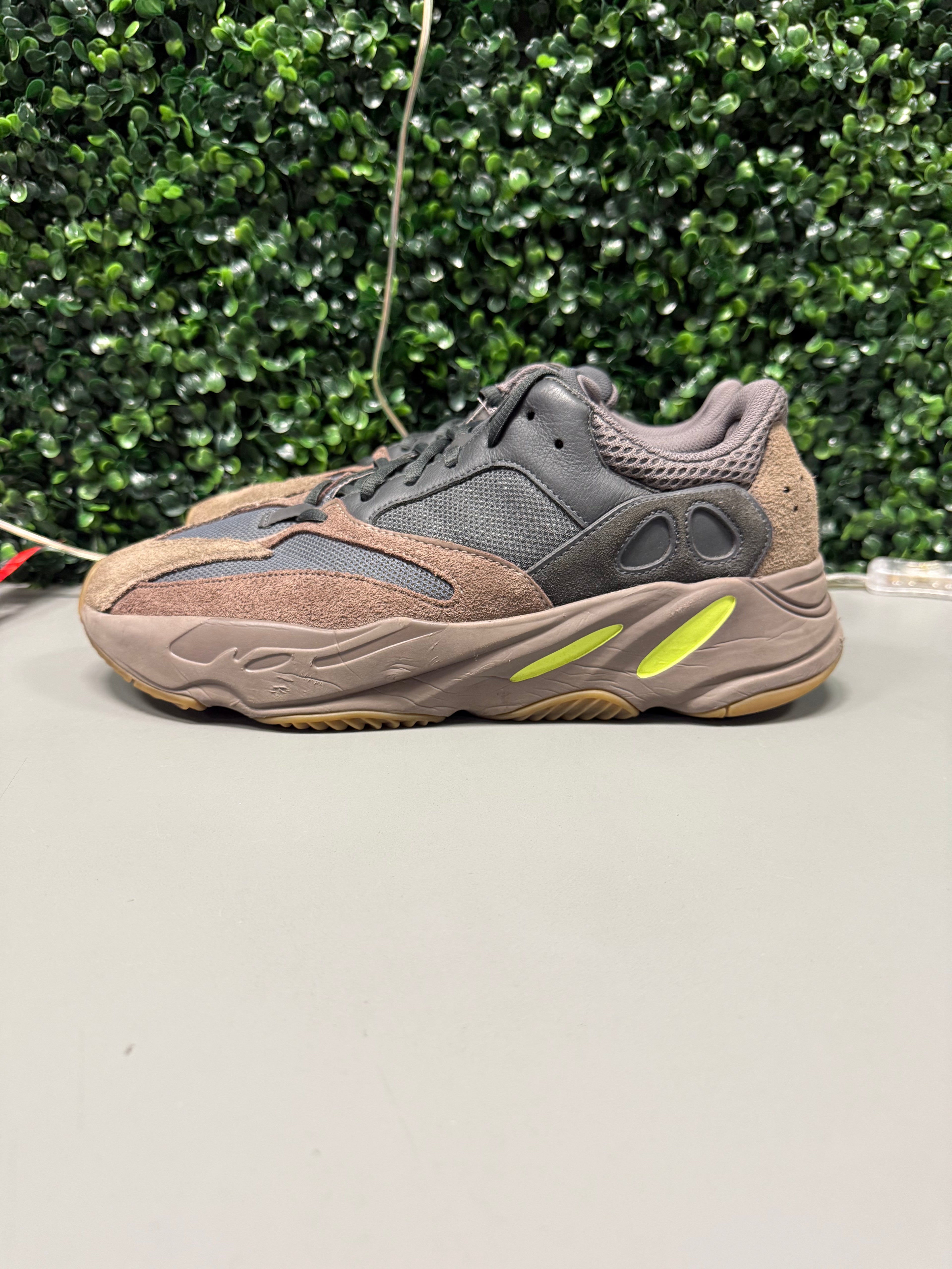 Yeezy 700 V3 "Mauve" Size 12 Preowned