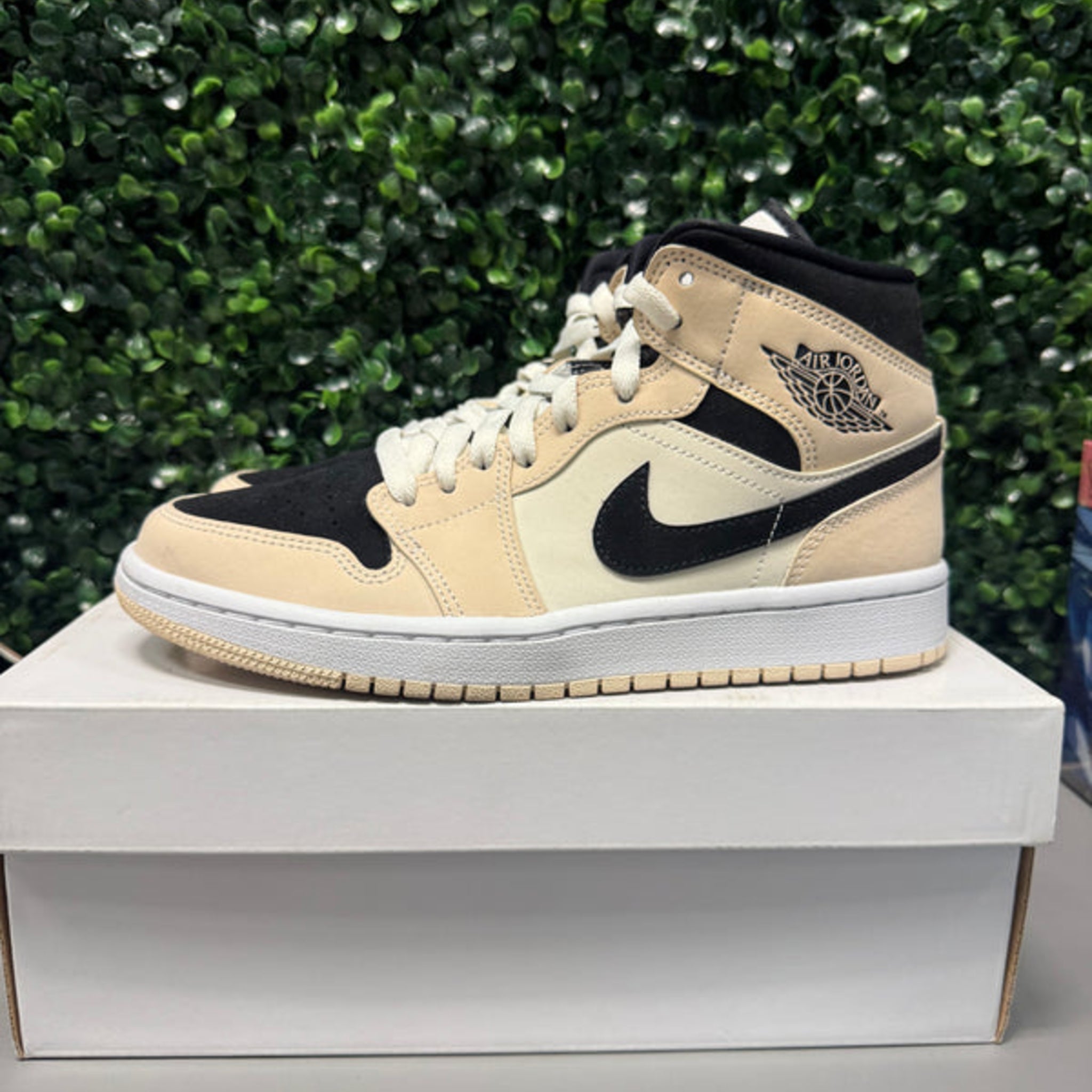 Jordan 1 Mid "Barely Orange" Size 7.5W / 6Y Preowned