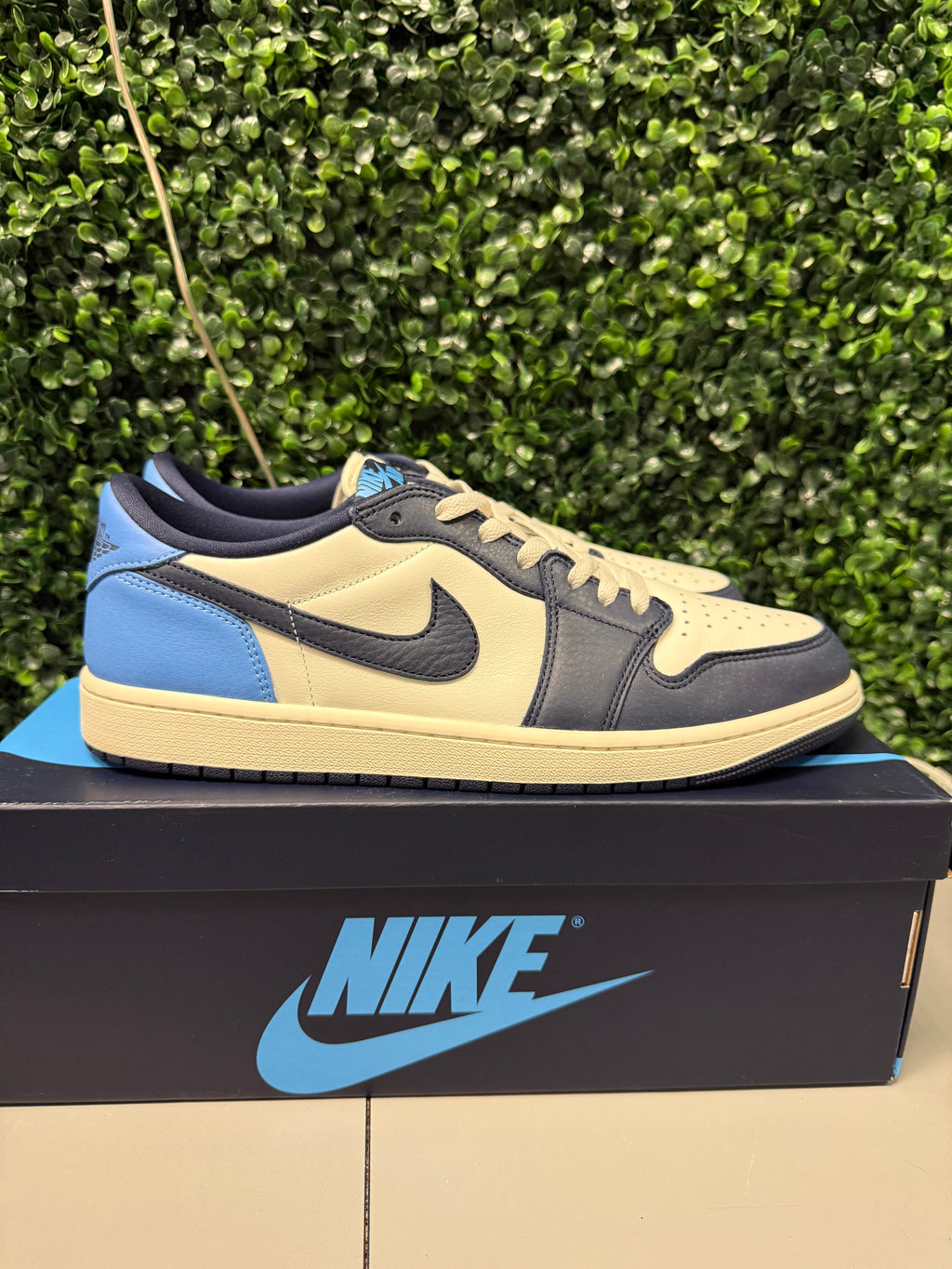 Jordan 1 Low "Obsidian" Size 13 Preowned