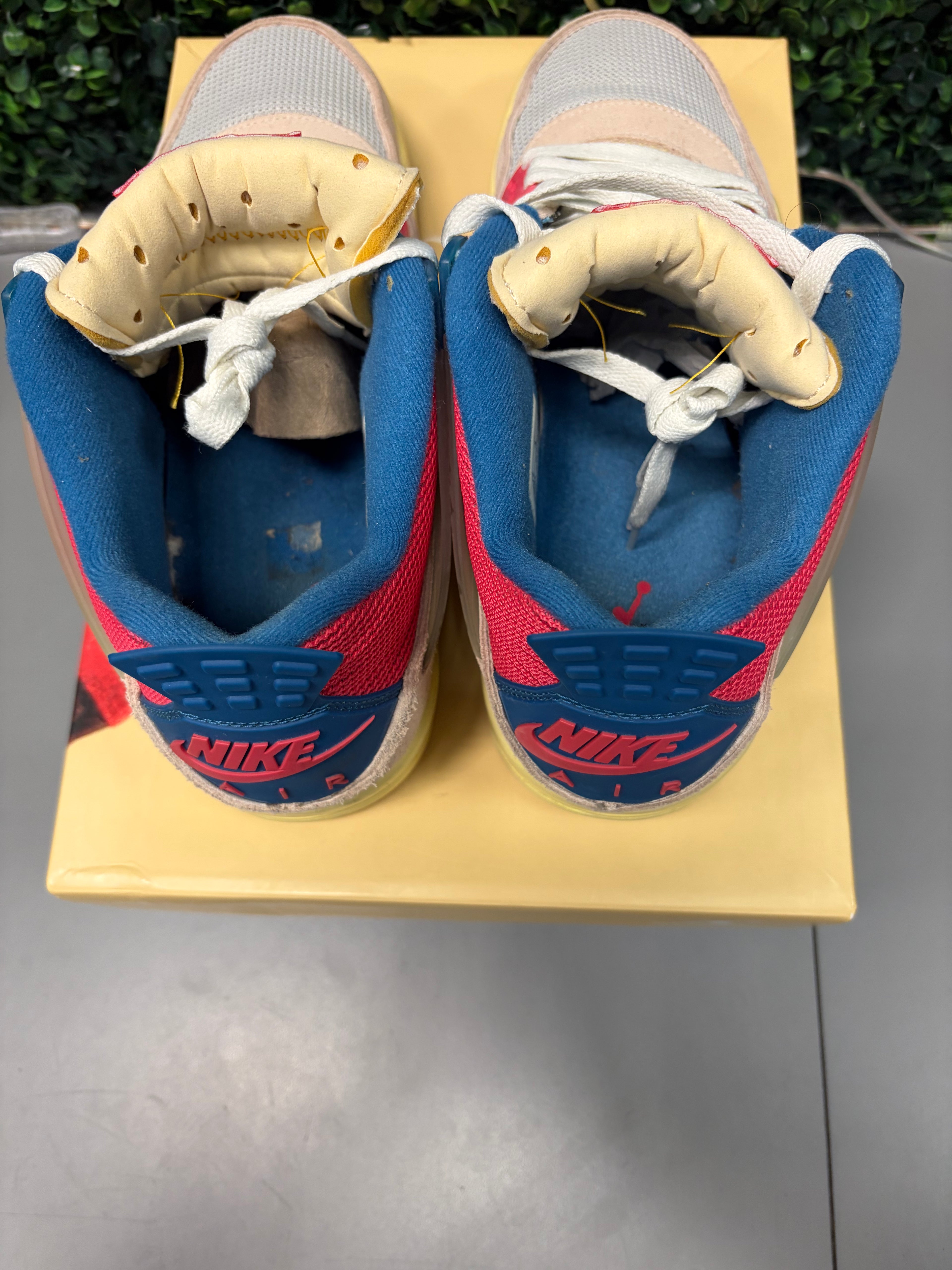 Jordan 4 Retro Union "Guava Ice"Size 10.5 Preowned