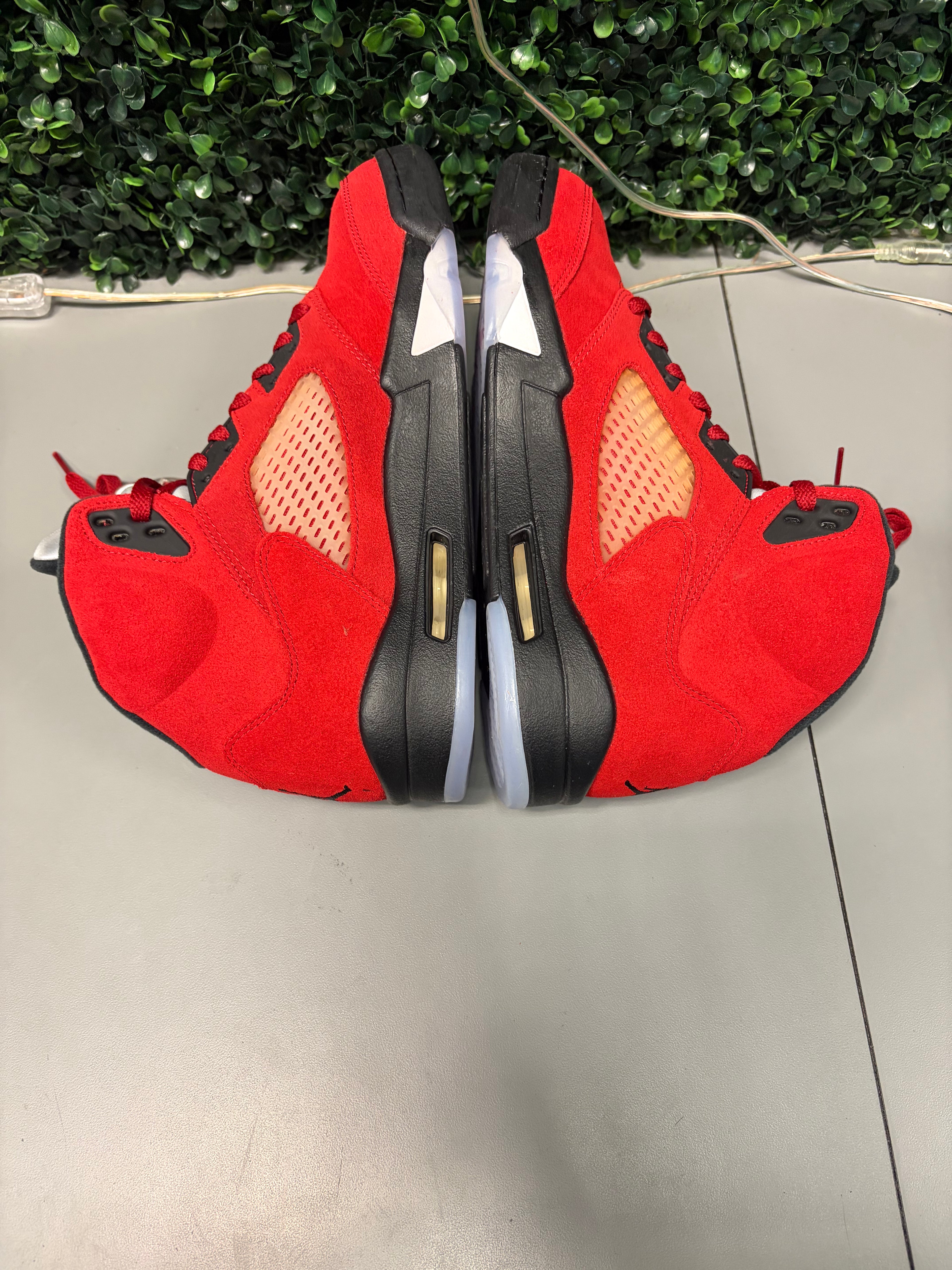 Jordan 5 Retro "Raging Bull Red" Size 10.5 Preowned