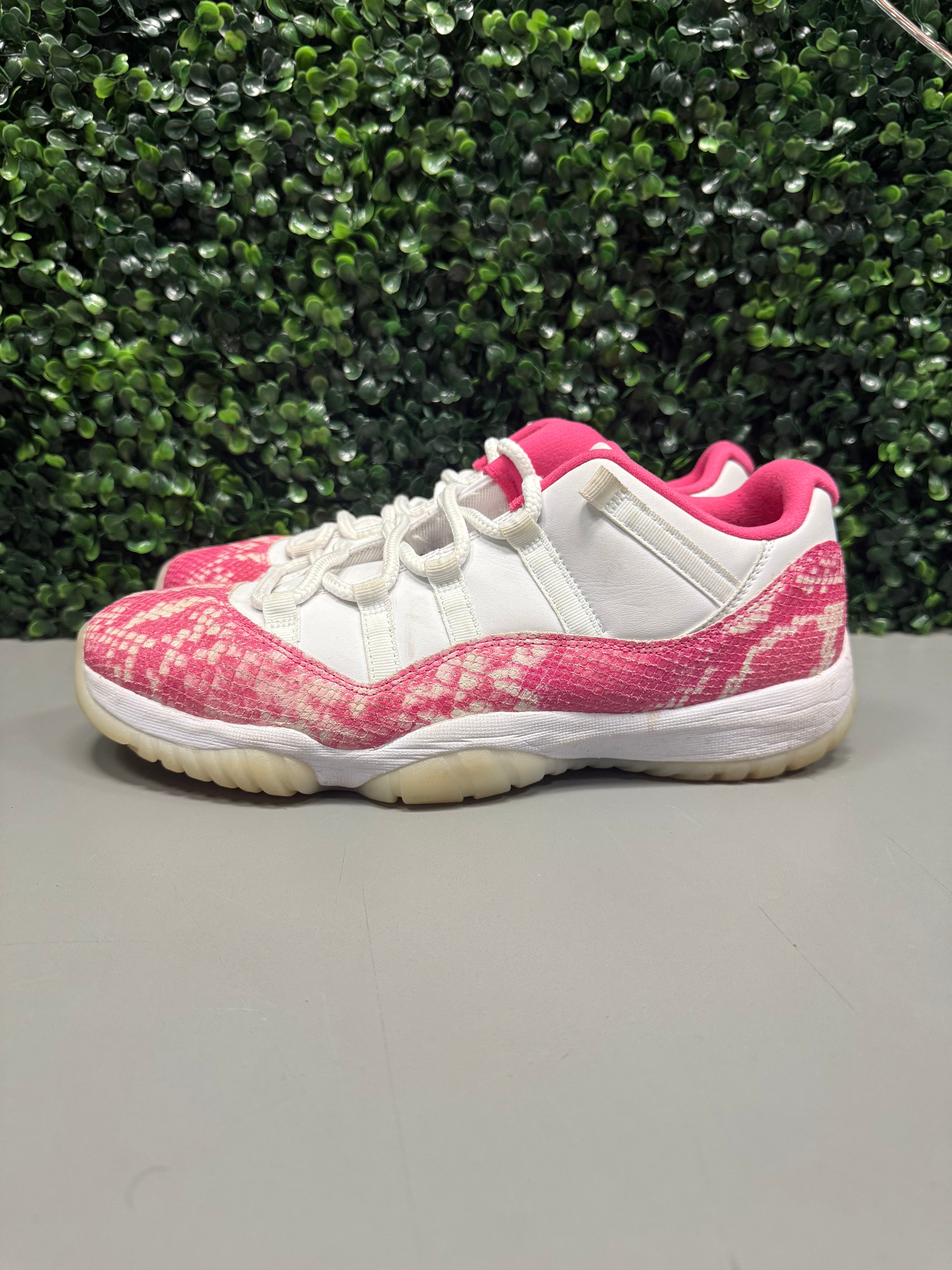 Jordan 11 Low "Pink Snake Skin" Size 12W / 10.5M Preowned