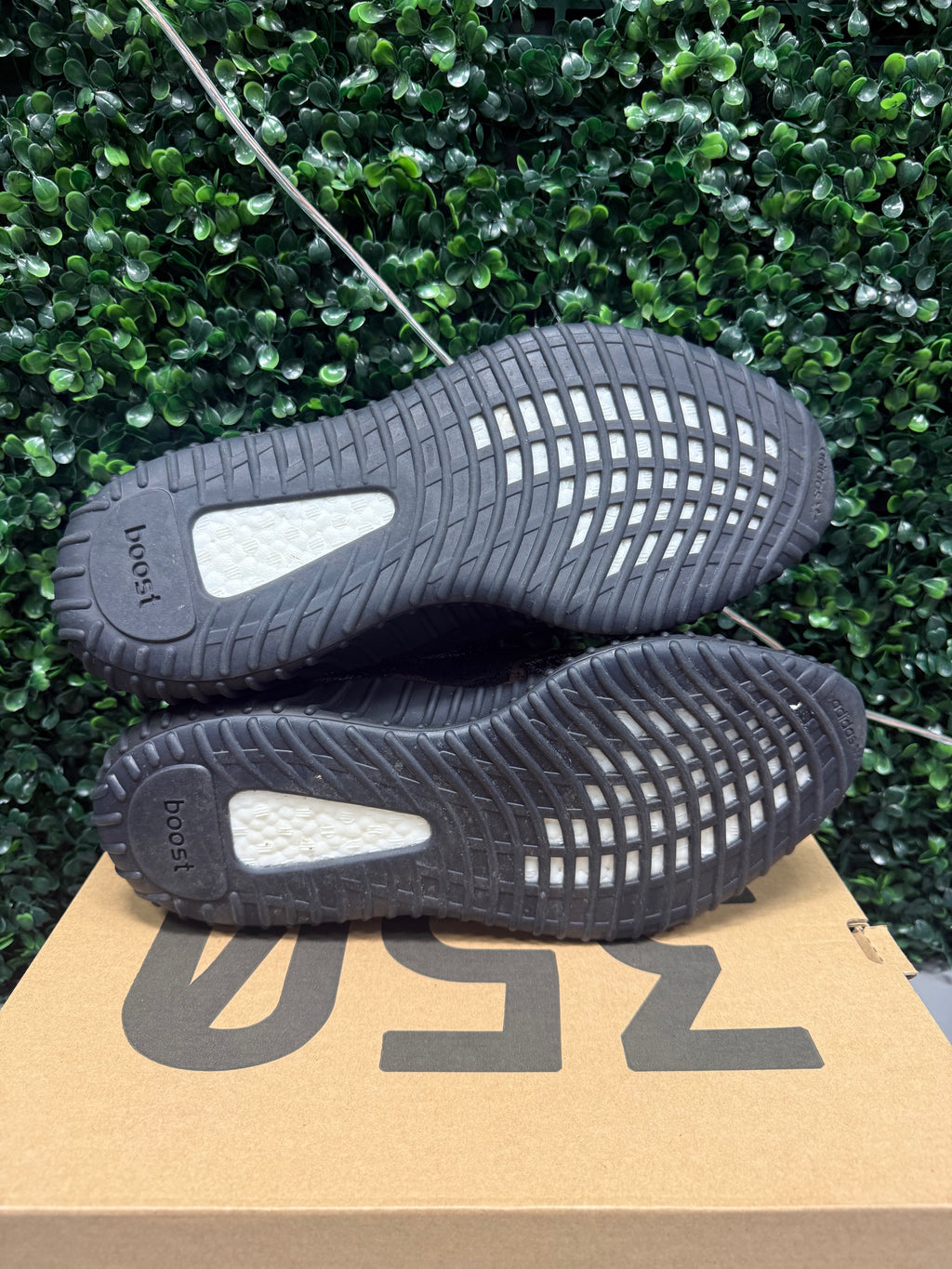 Yeezy 350 V2 "Mx Rock” Size 11 Preowned