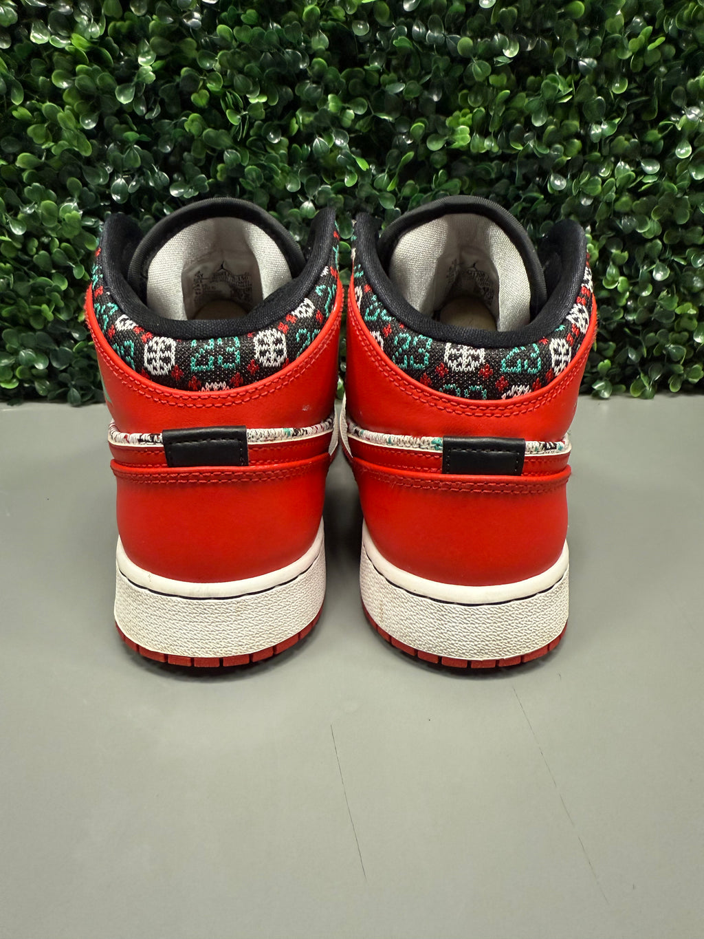 Jordan 1 Mid SE "Ugly Christmas Sweater" Size 6.5Y Preowned