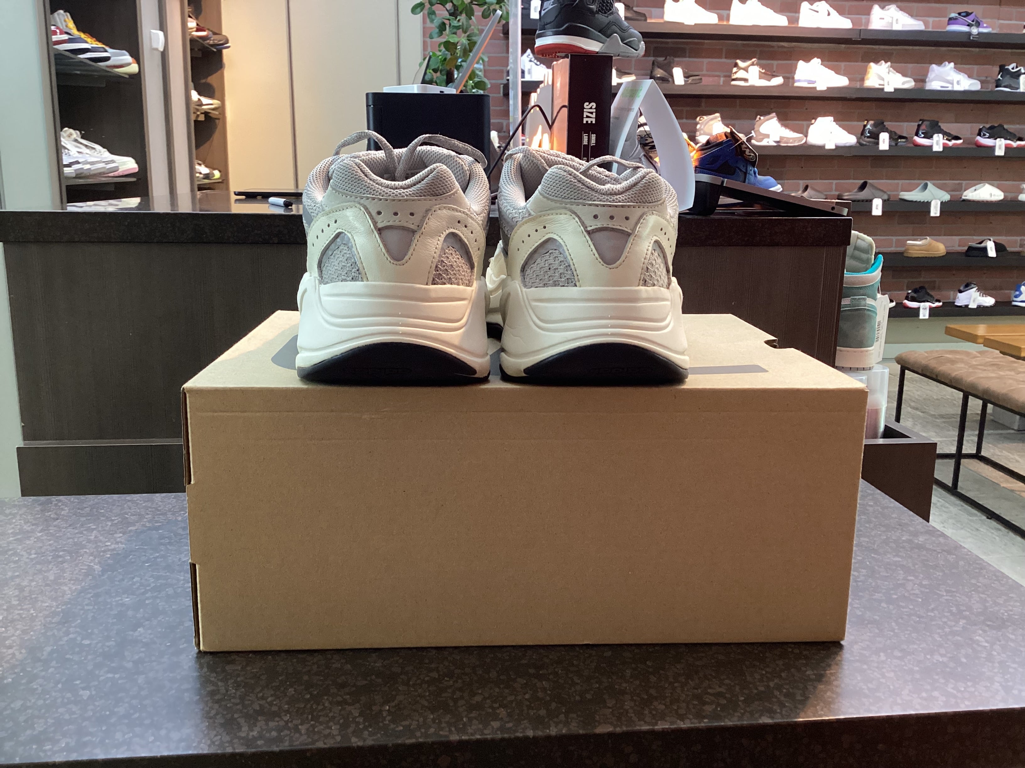 Yeezy 700 V2 “Static” Size 9.5 Preowned