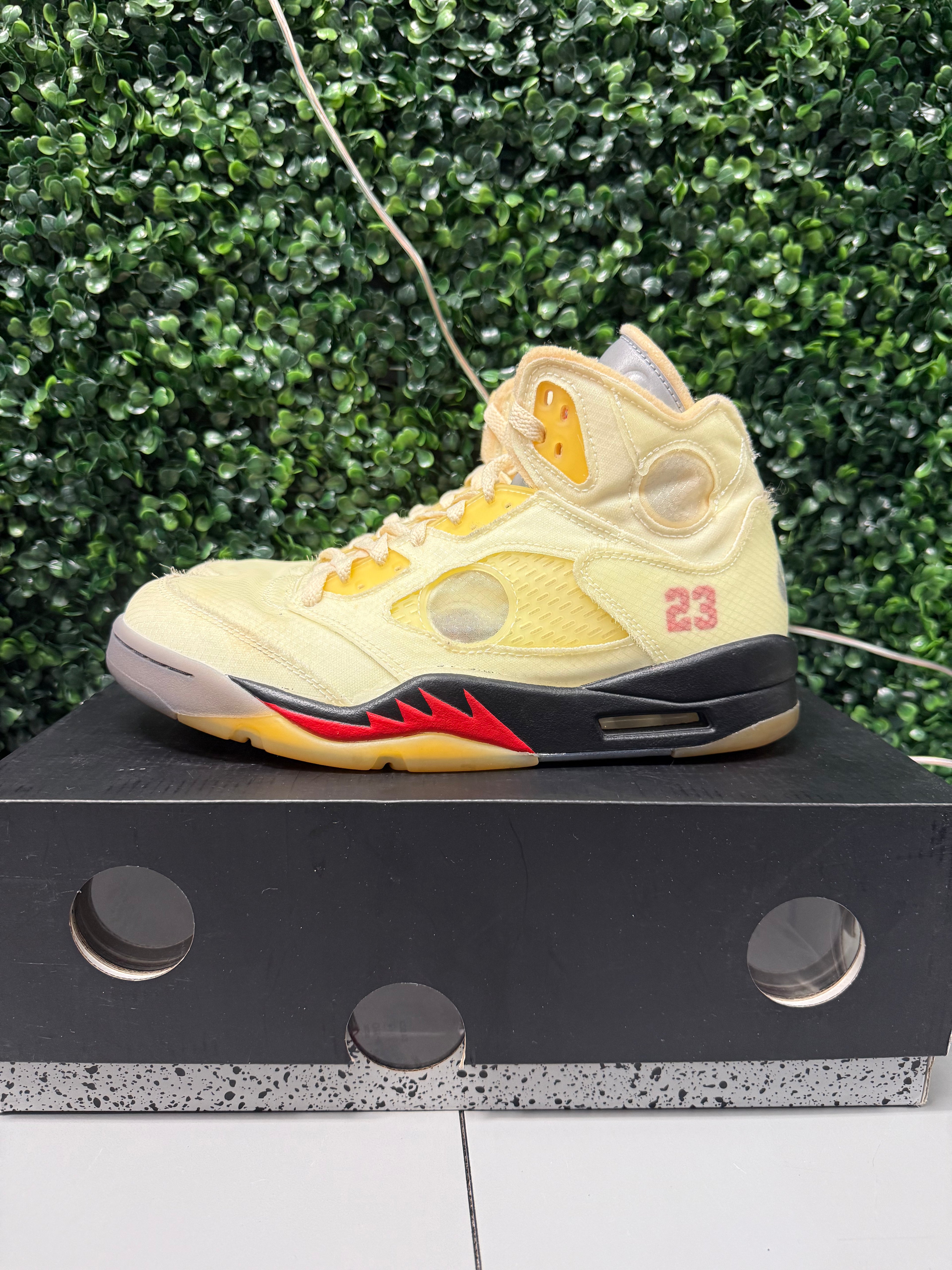 Jordan 5 X Off-White "Sail" Size 9.5 Preowned
