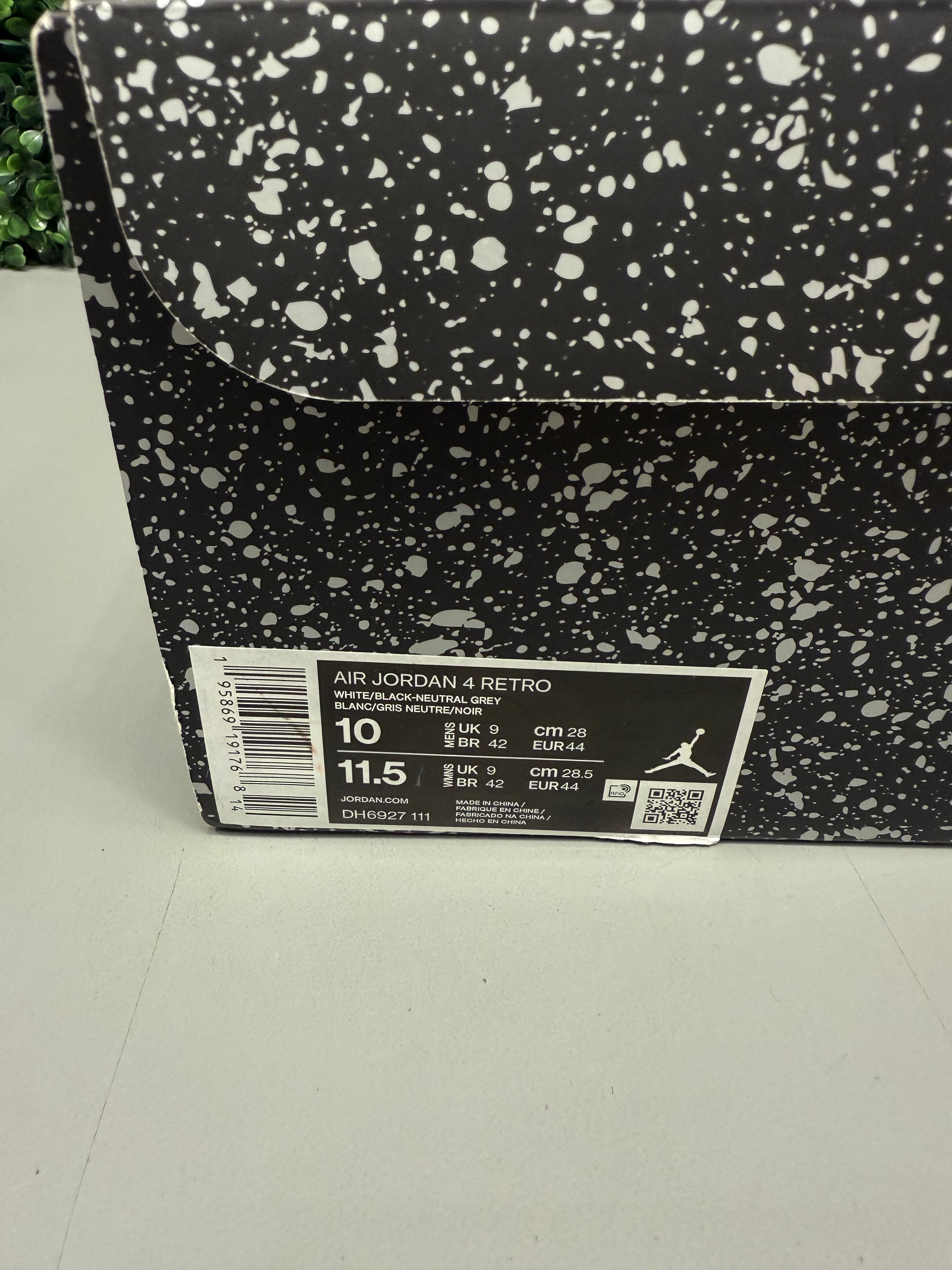 Jordan 4 "Military Black" Size 10 Preowned