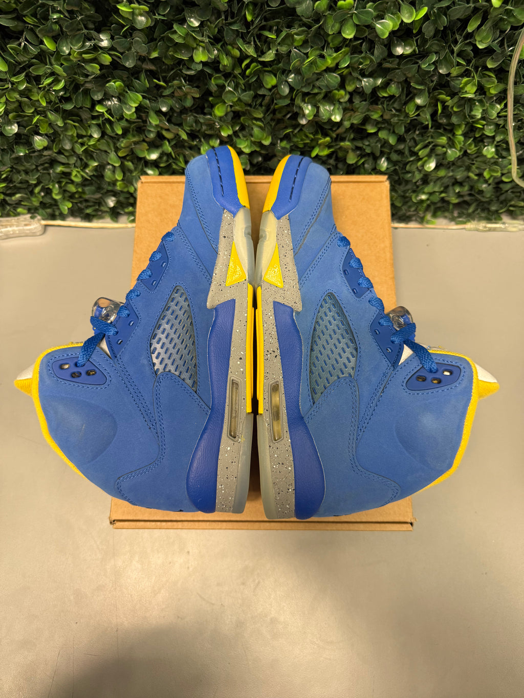 Jordan 5 "Laney Varsity Royal" Size 7Y Preowned