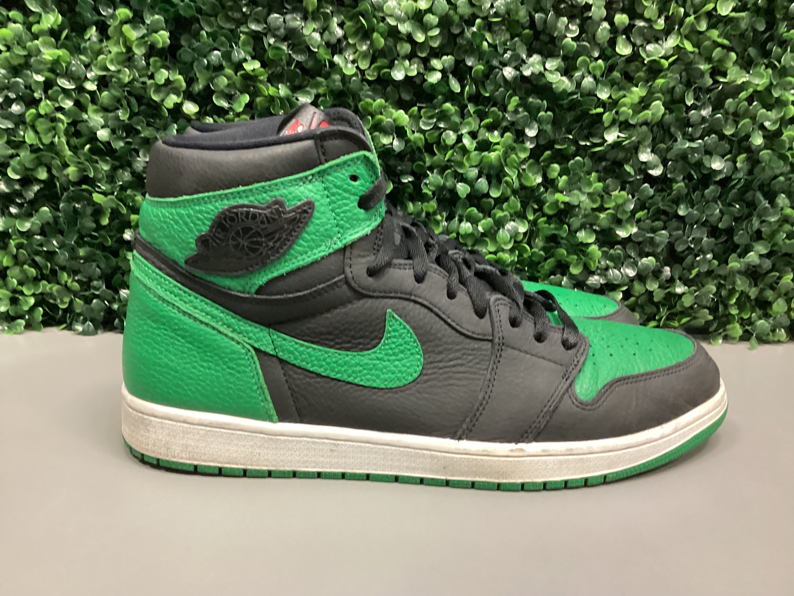 Jordan 1 High “Pine Green 2.0” Size 14 Preowned