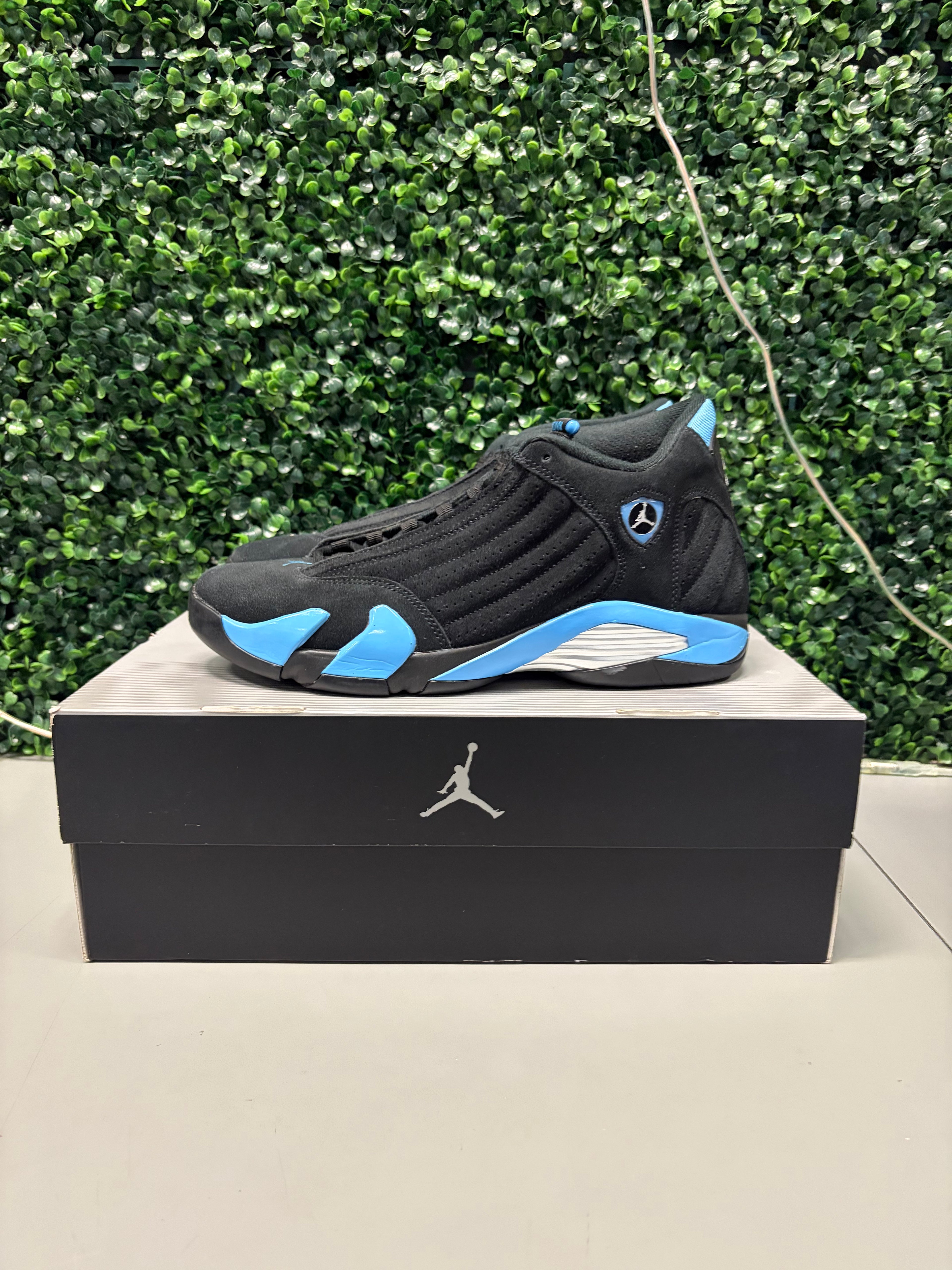 Jordan 14 Retro "Black University Blue" (2026) Size 12 Preowned