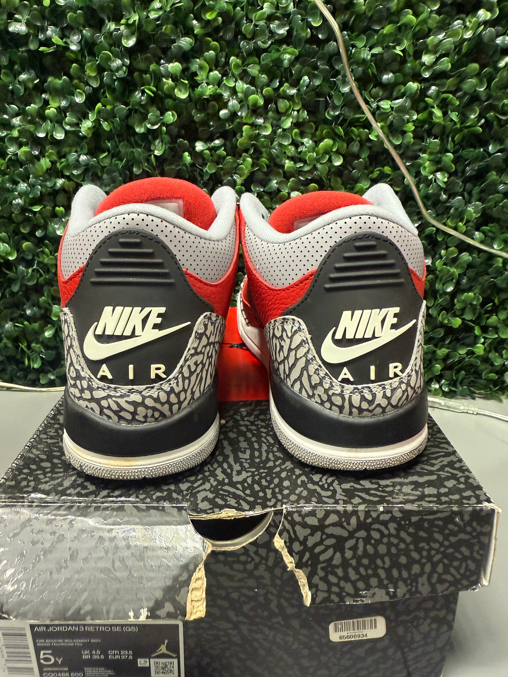 Jordan 3 "Fire Red SE" Size 5Y Preowned
