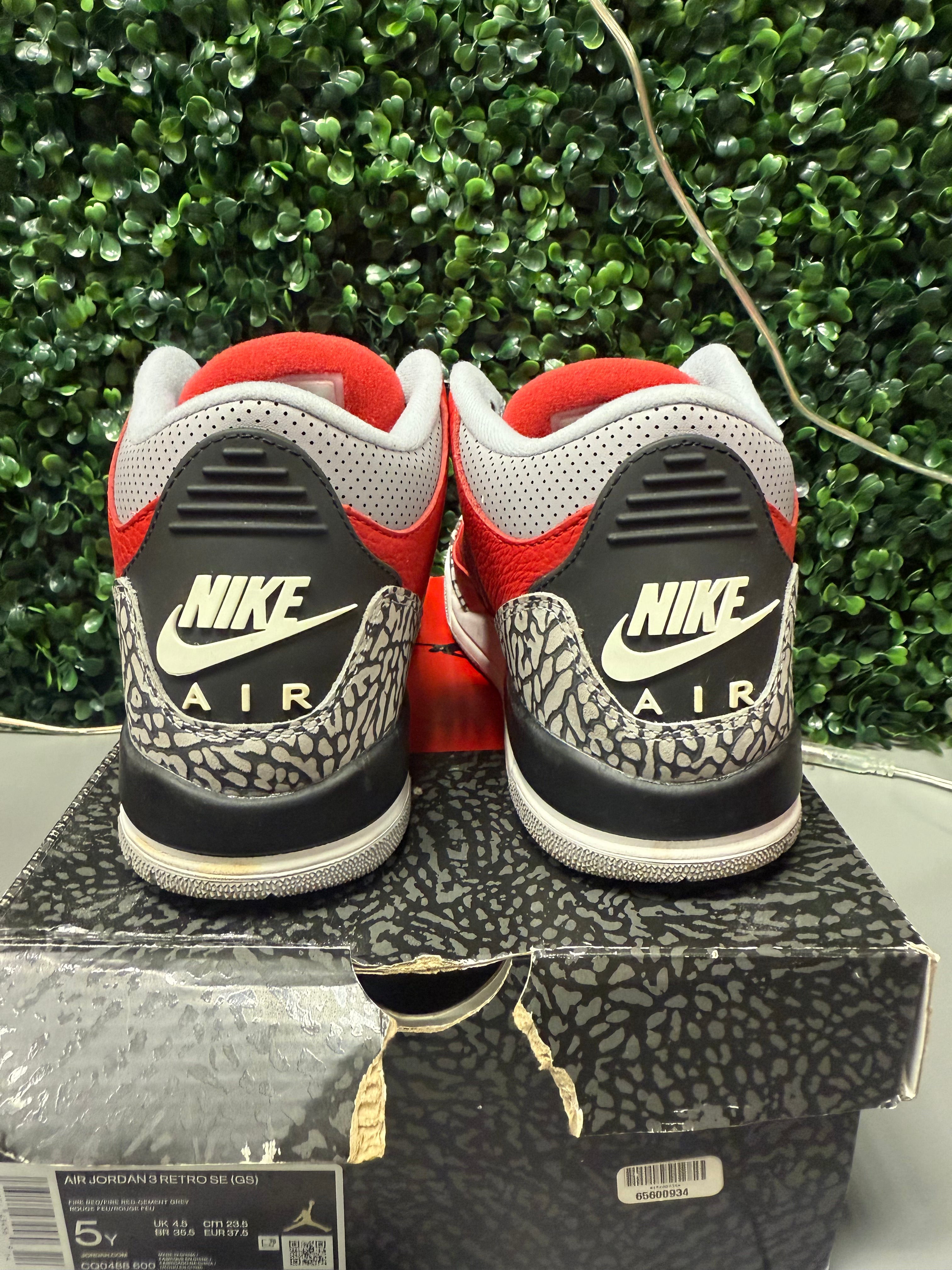 Jordan 3 "Fire Red SE" Size 5Y Preowned