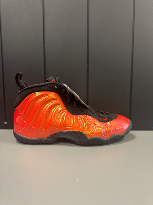 Nike Air Foamposite One "Habanero Red" Size 6.5Y / 8W Preowned