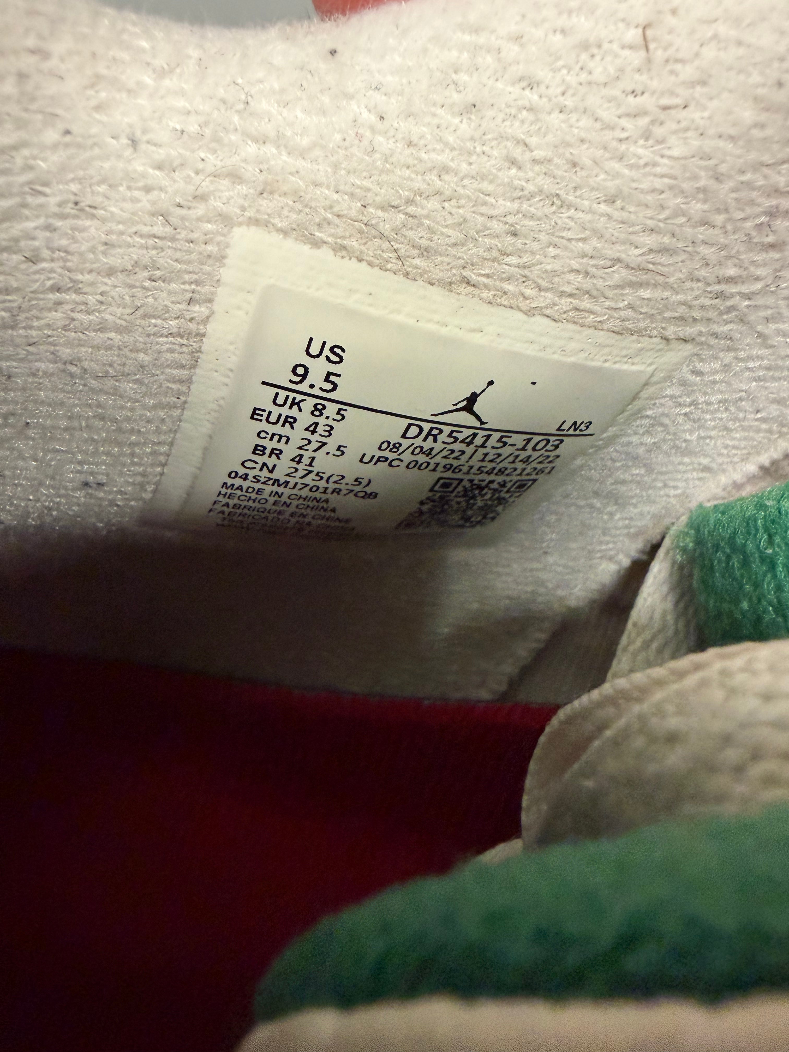 Jordan 4 SB "Pine Green" Size 9.5 Preowned