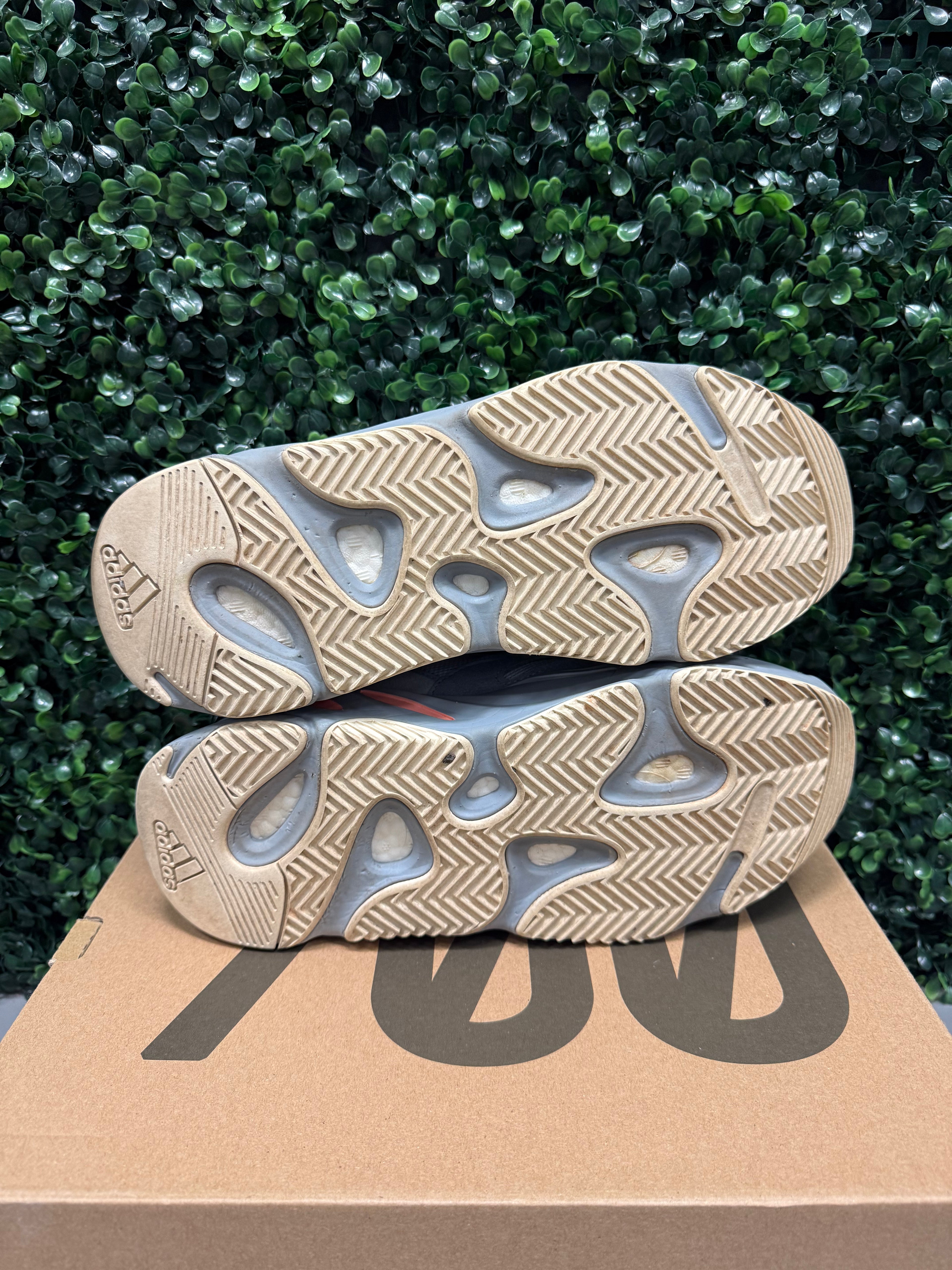 Yeezy 700 "Inertia" Size 10 Preowned