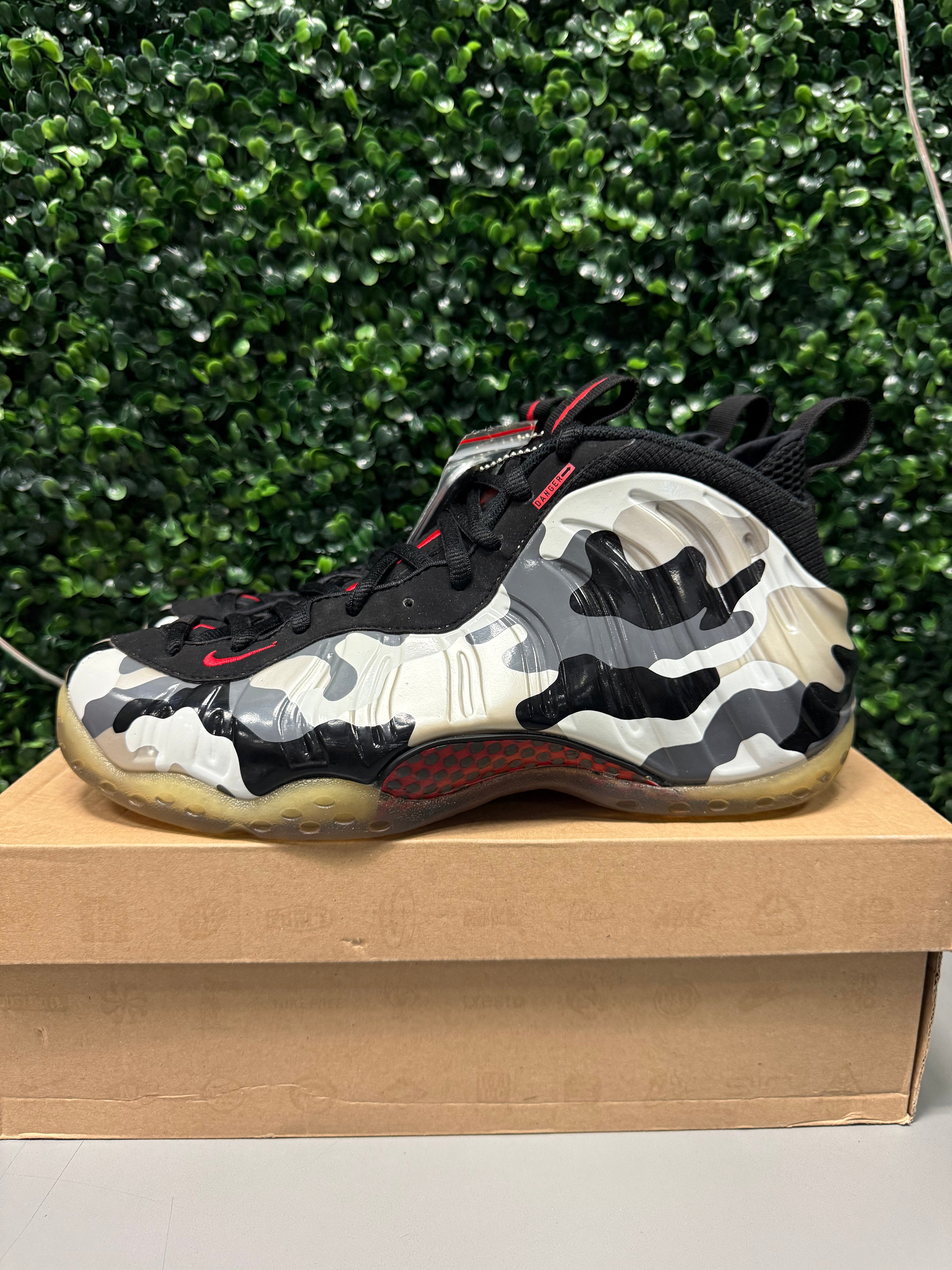 Nike Air Foamposite One “Fighter Jet” Size 10 Preowned