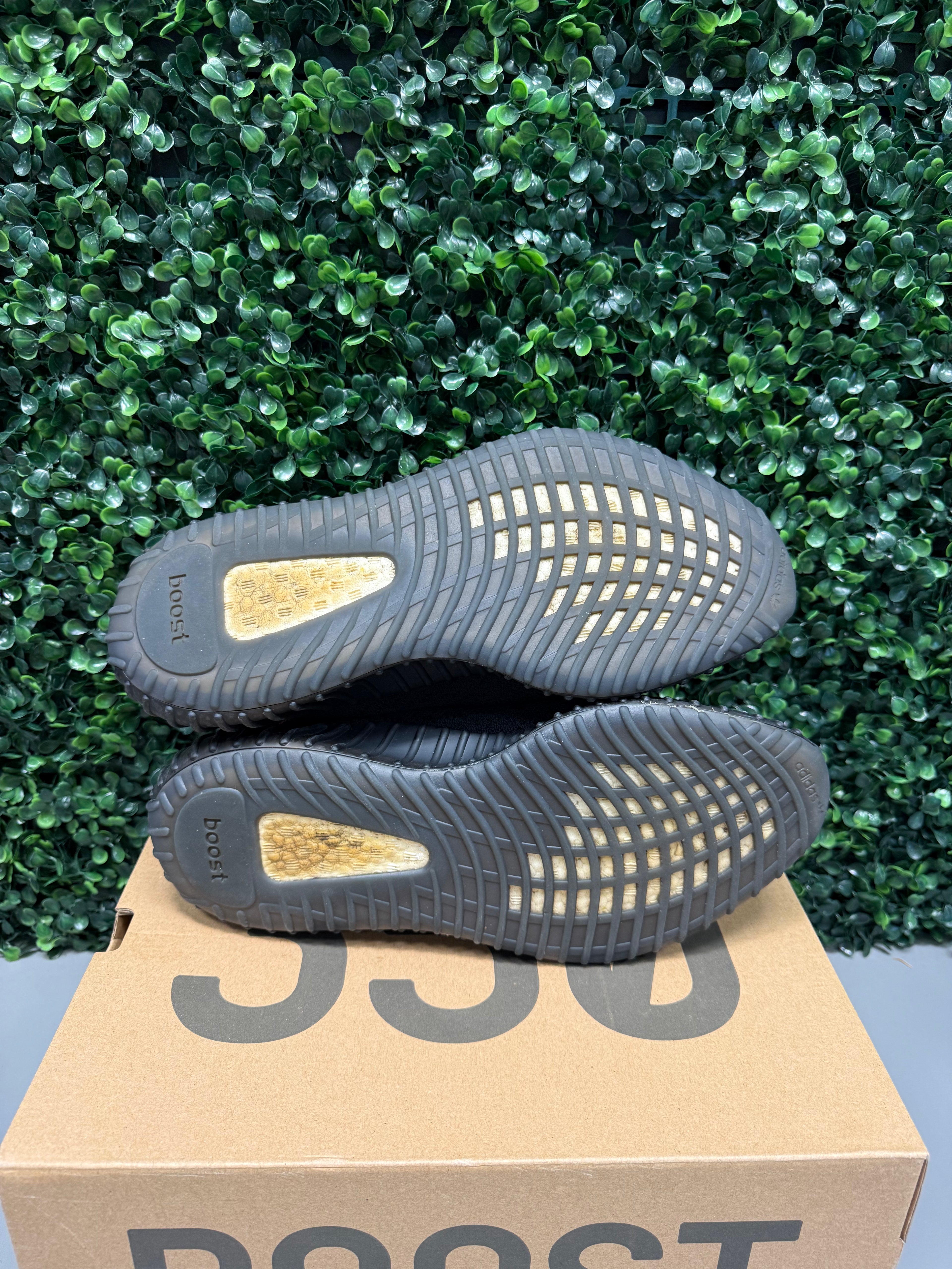 Yeezy 350 V2 "Bred" Size 10.5 Preowned