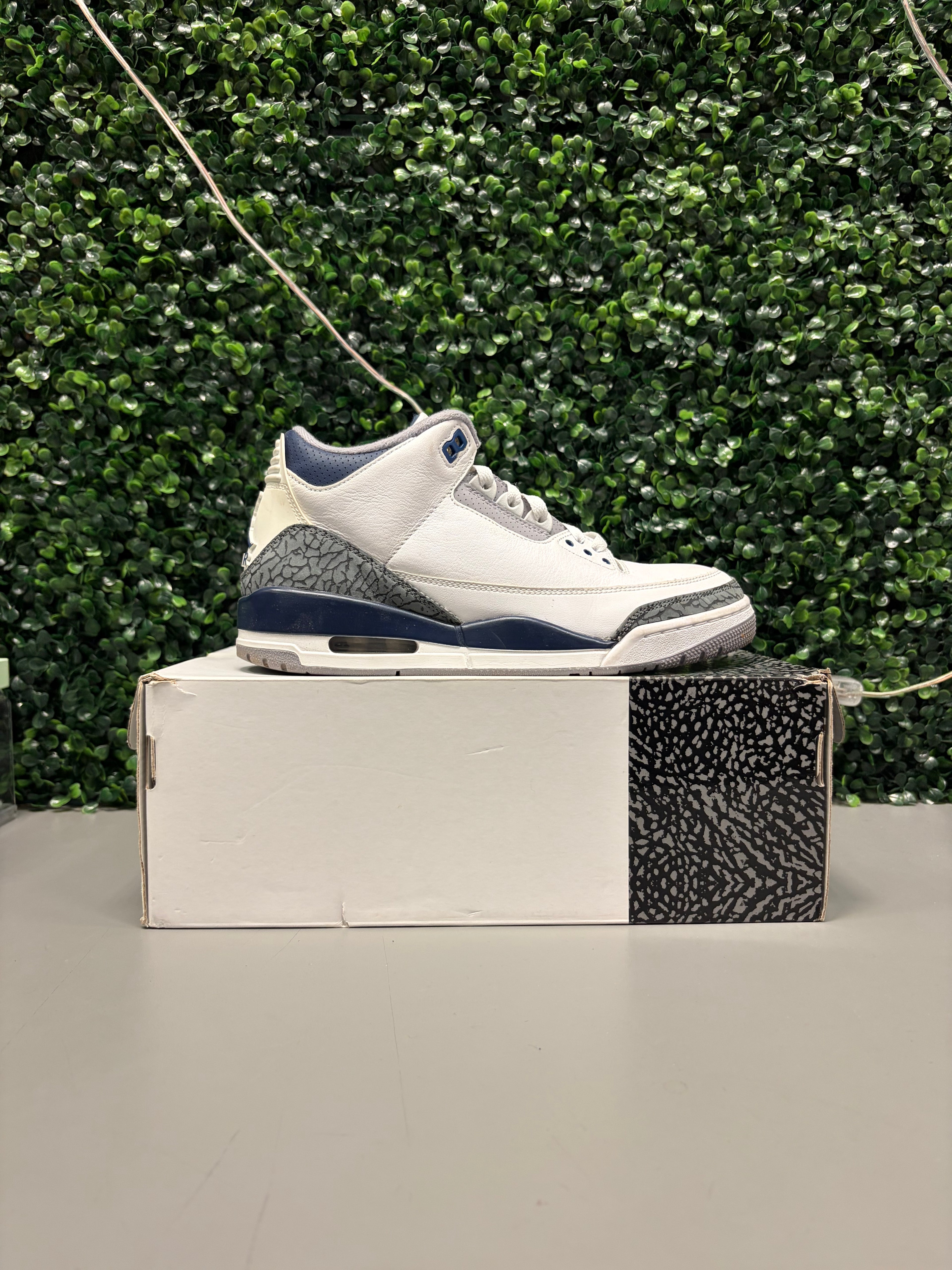 Jordan 3 Retro "Midnight Navy" Size 9 Preowned