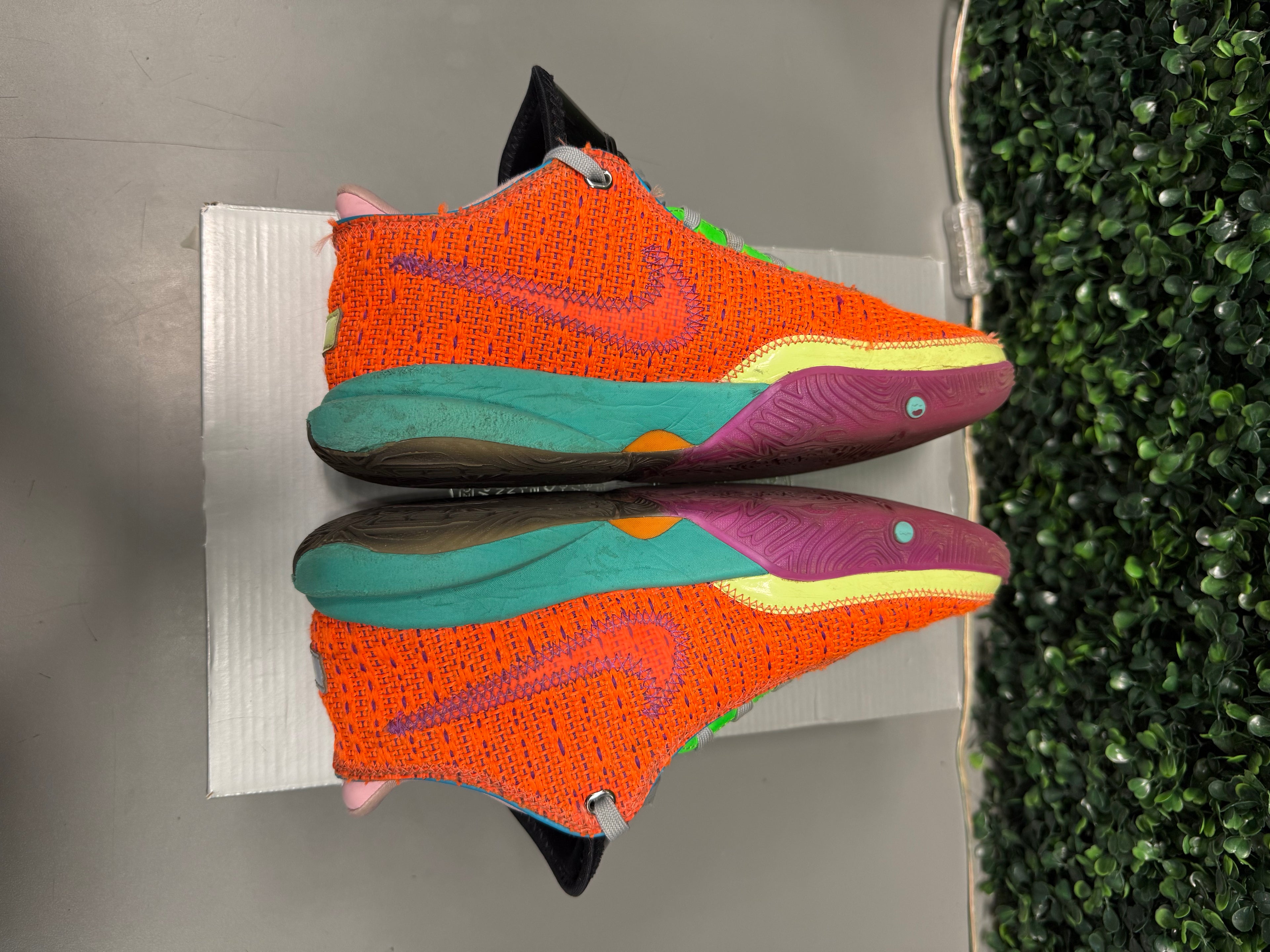 Nike LeBron 20 "Chosen 1" Size 7y Preowned