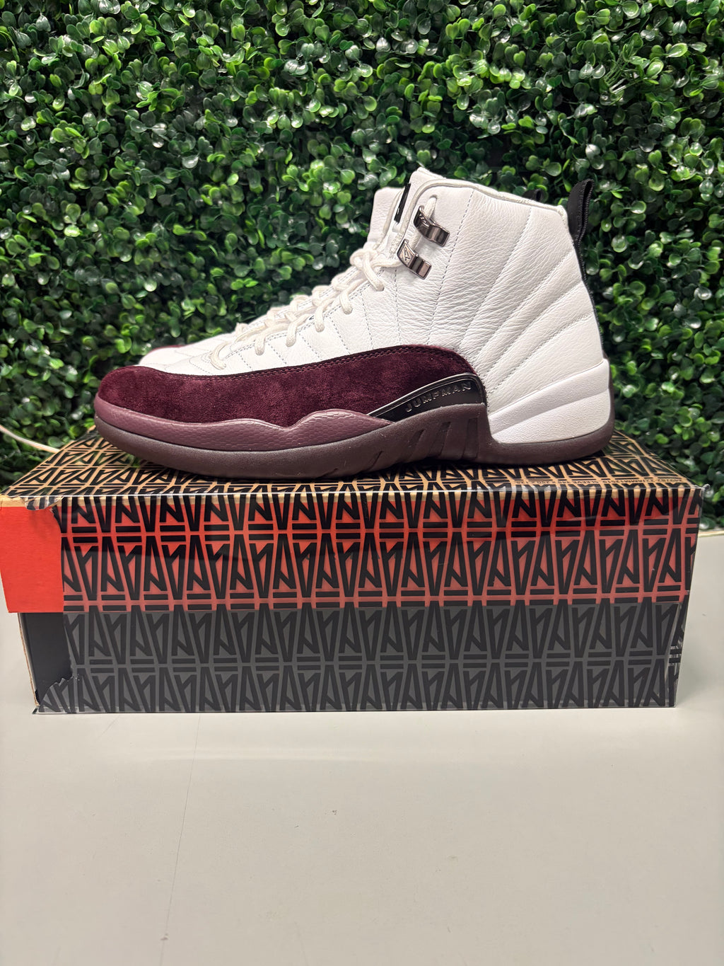 Jordan 12 Retro SP A Ma Maniére "White" Preowned Size 12W/10.5M