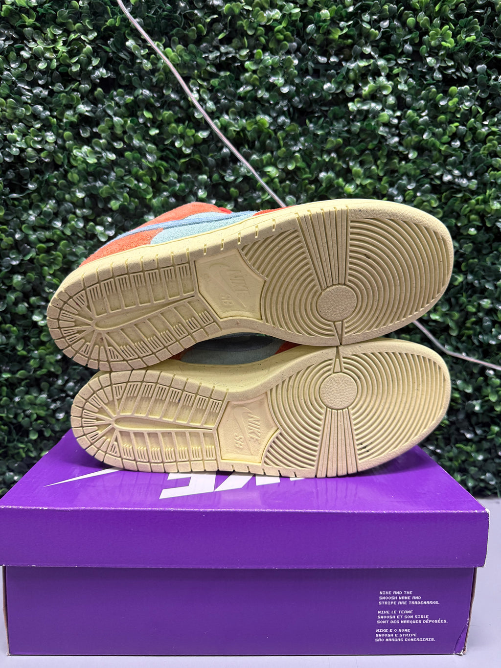 Nike SB Dunk Low “Orange Emerald Rise” Size 11.5 Preowned