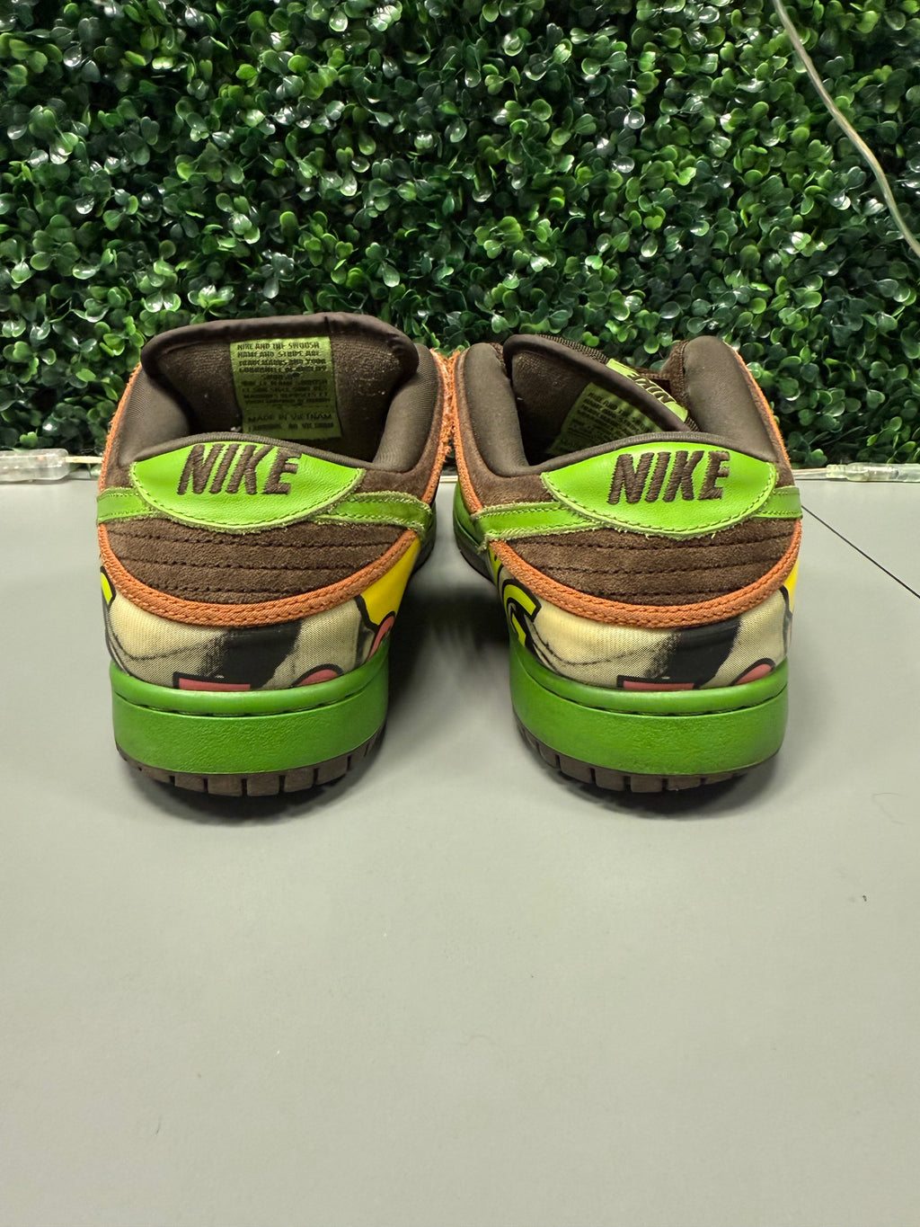 Nike SB Dunk Low "De La Soul" Size 10 Preowned