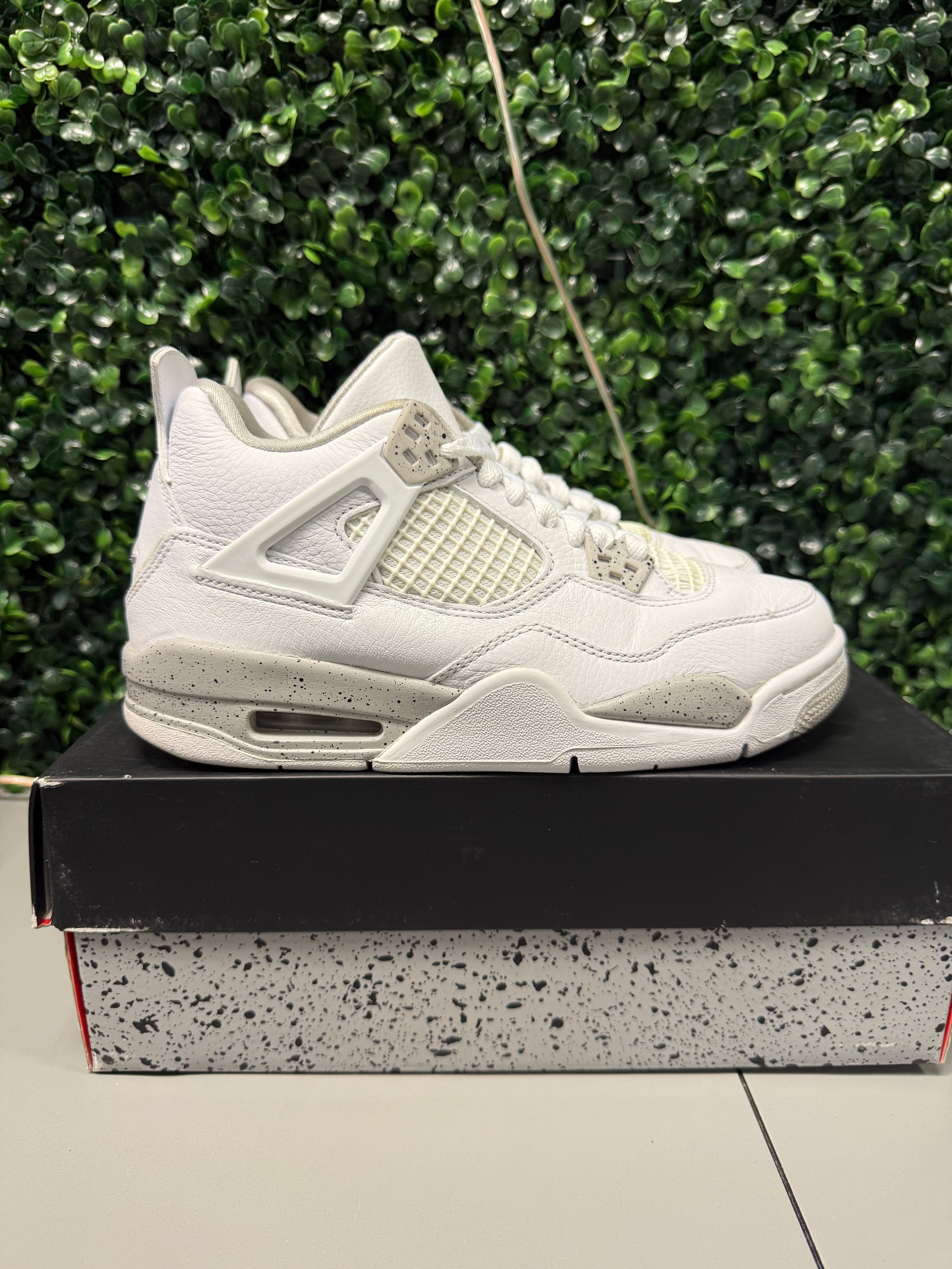 Jordan 4 "Oreo" Size 5Y Preowned