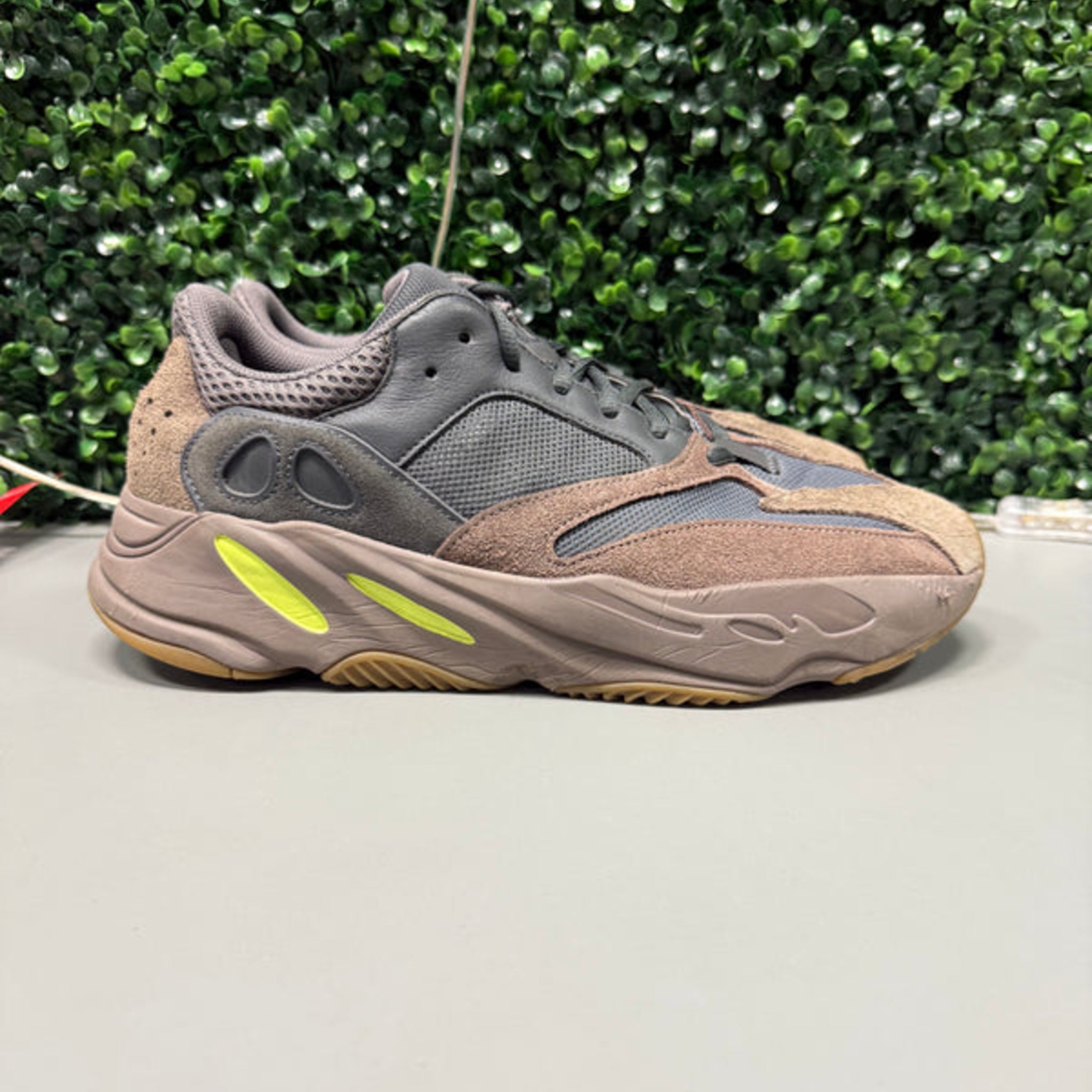 Yeezy 700 V3 "Mauve" Size 12 Preowned