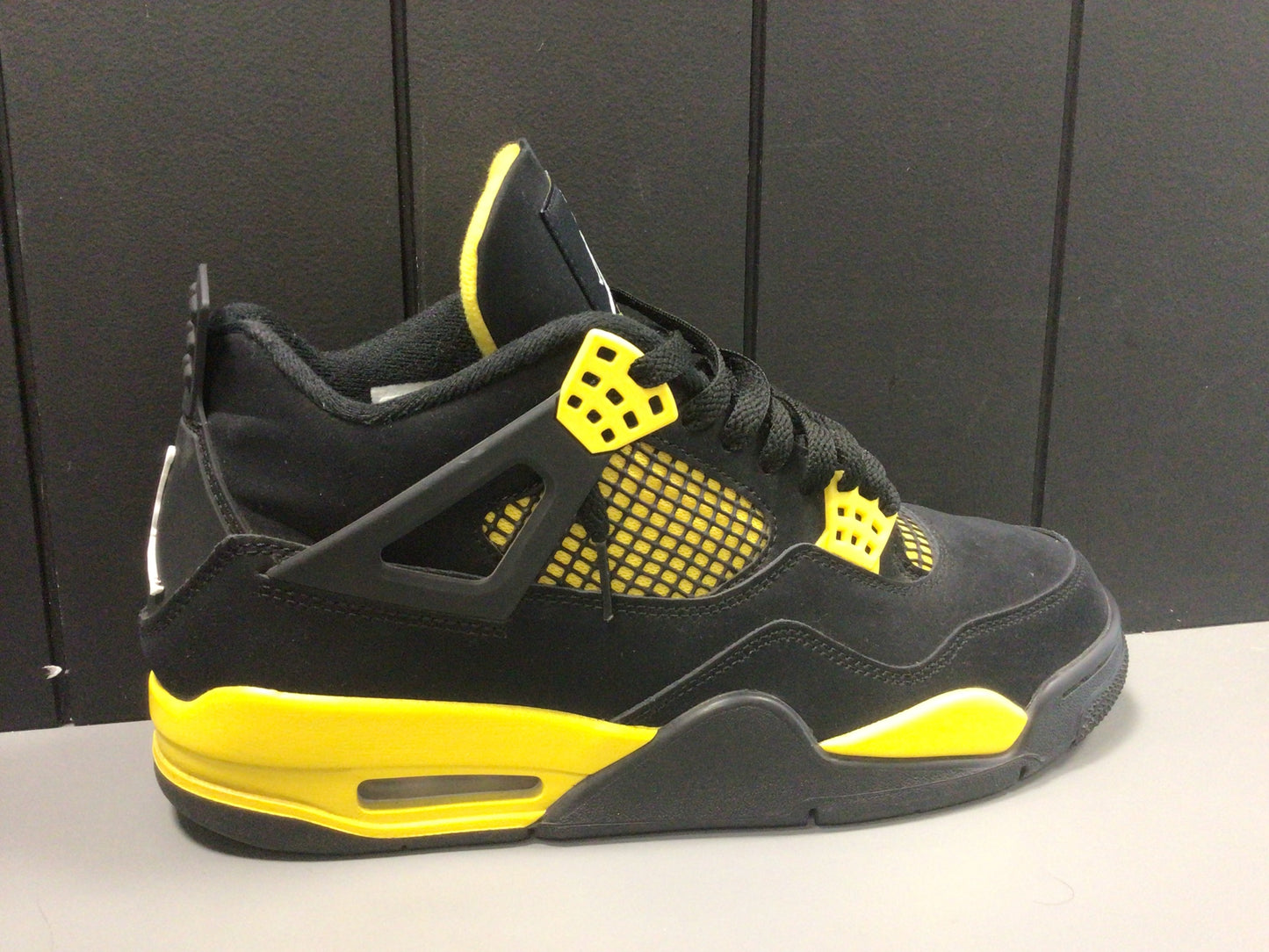 Jordan 4 “Yellow Thunder” Size 9.5 Preowned