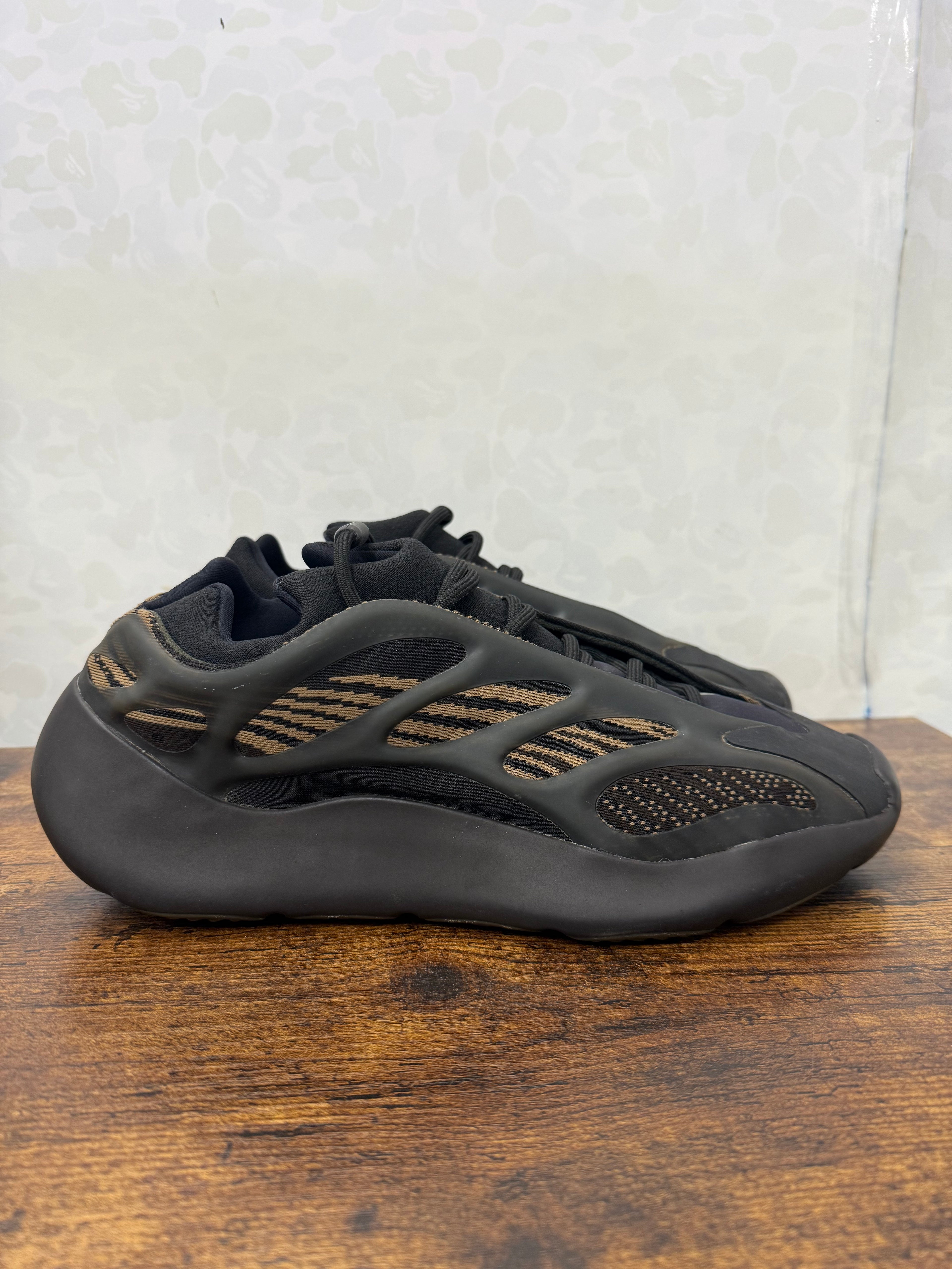 Yeezy 700 V3 “Clay Brown” Size 13 Preowned