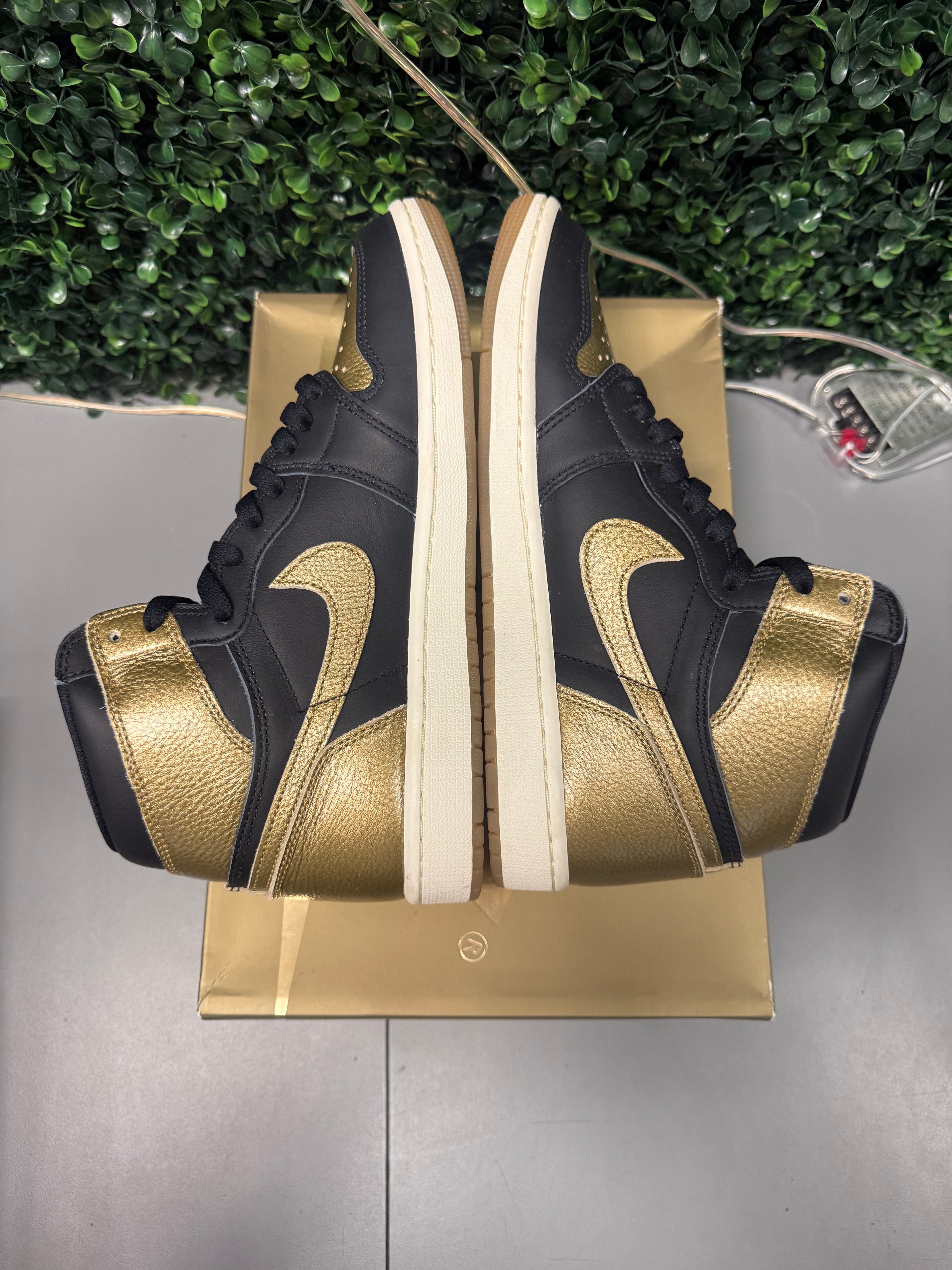 Jordan 1 High "Black Metallic Gold" Size 9 Tried On