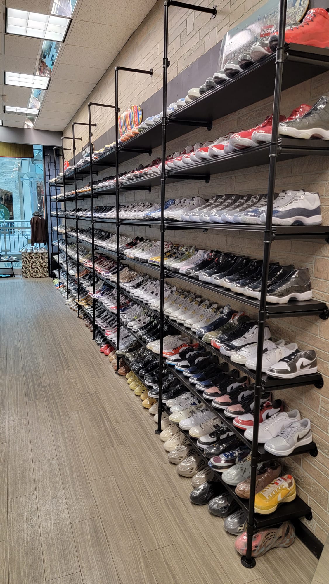 Hype World Sneaker Store in Bridgewater Mall