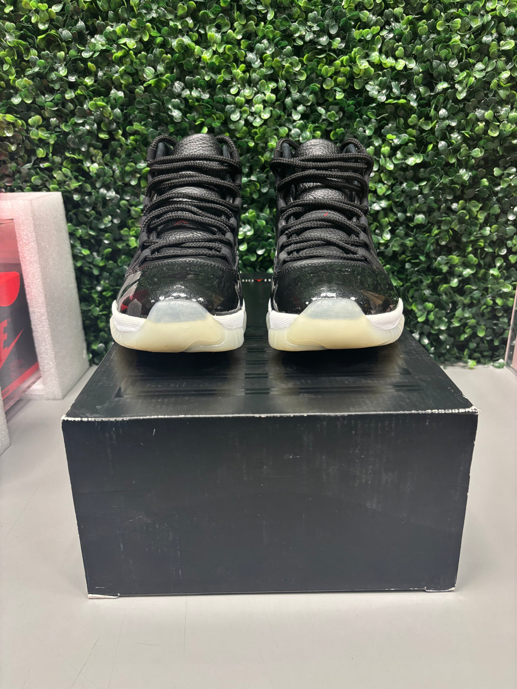 Jordan 11 "72-10" Size 10 Preowned