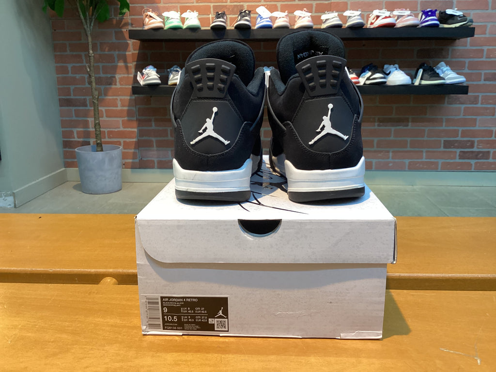Jordan 4 White Thunder size 9 Preowned